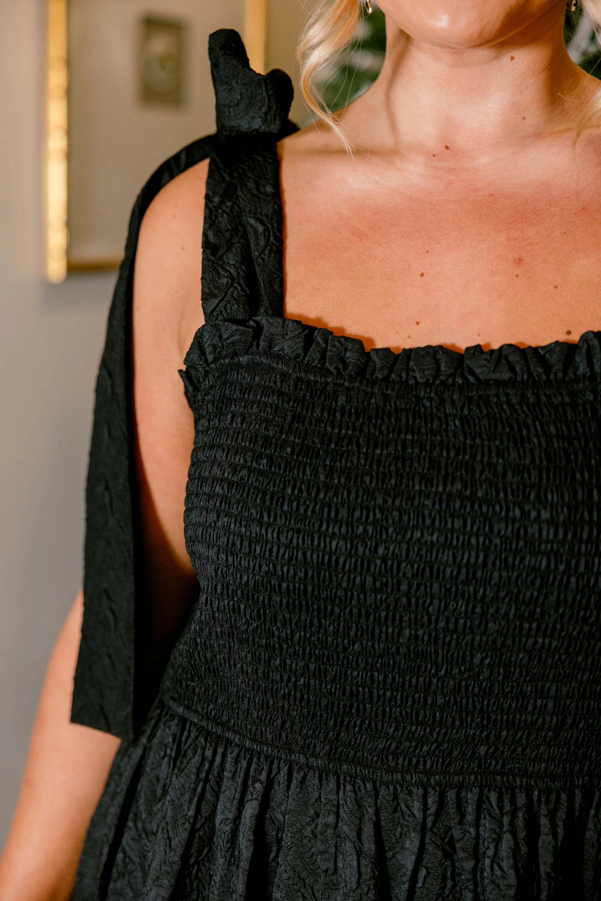 Isn't She Something Dress, Black - Giverhouse