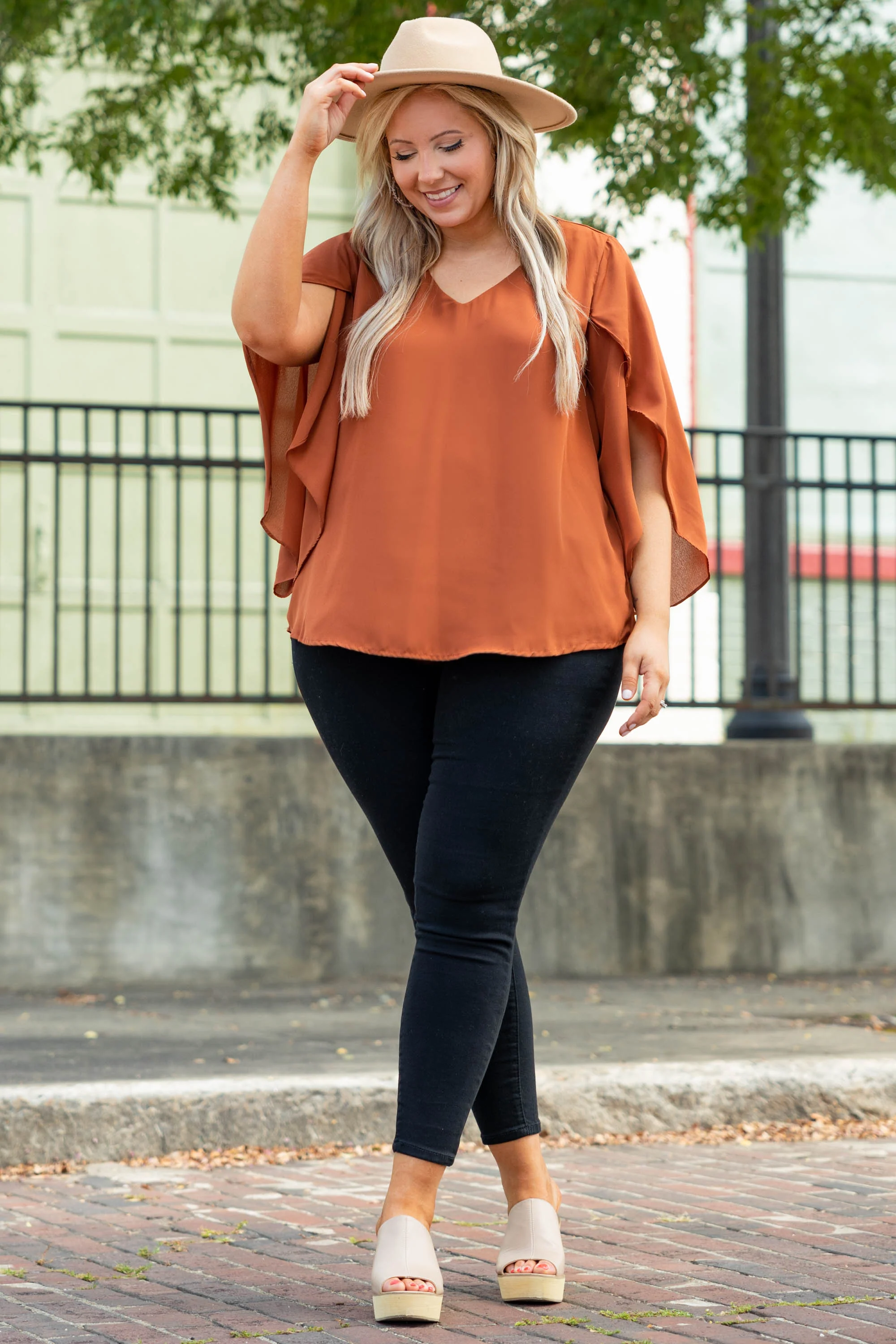 Unwritten Top, Rust - Giverhouse