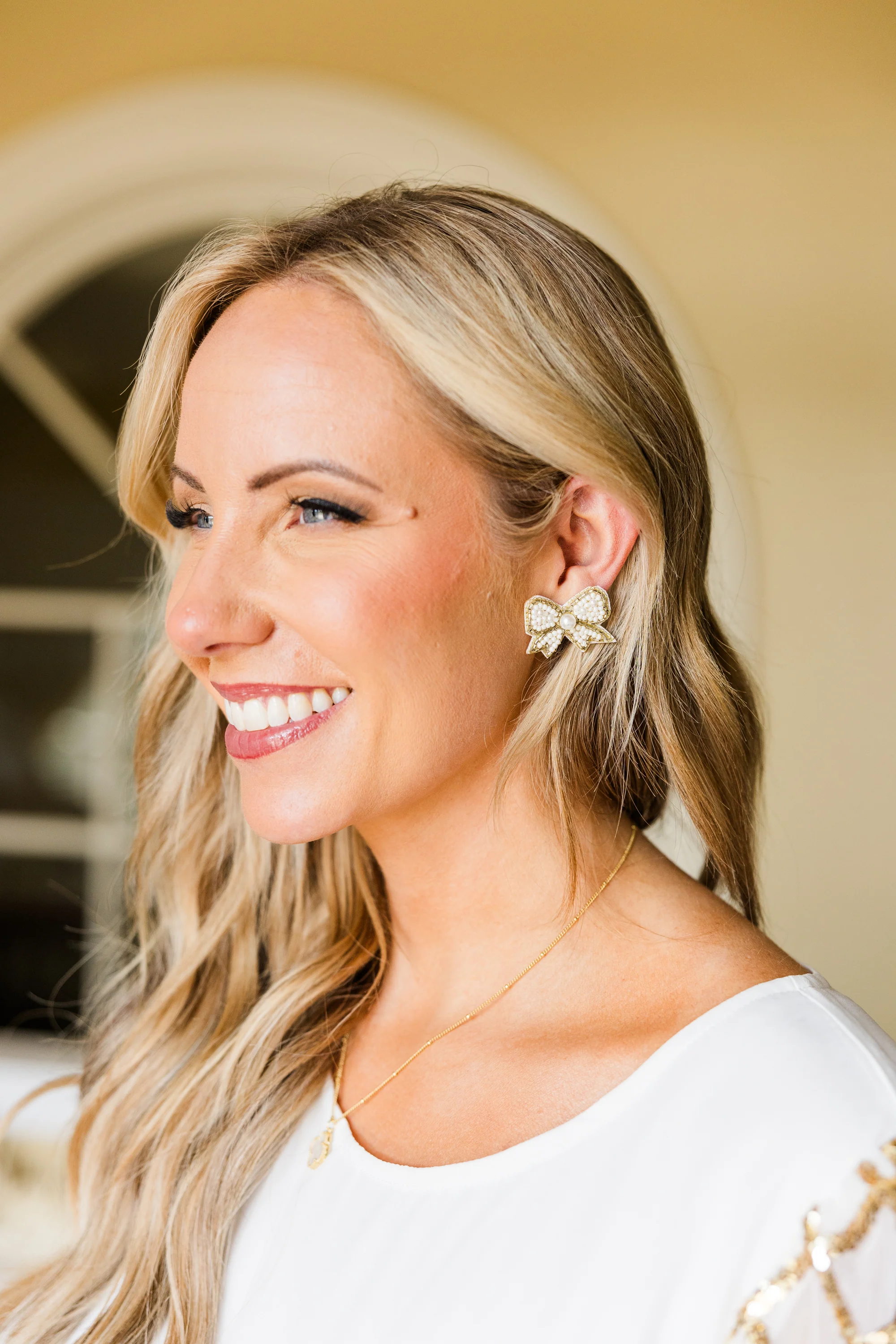 Bowdacious Pearl Earrings, Ivory - Giverhouse