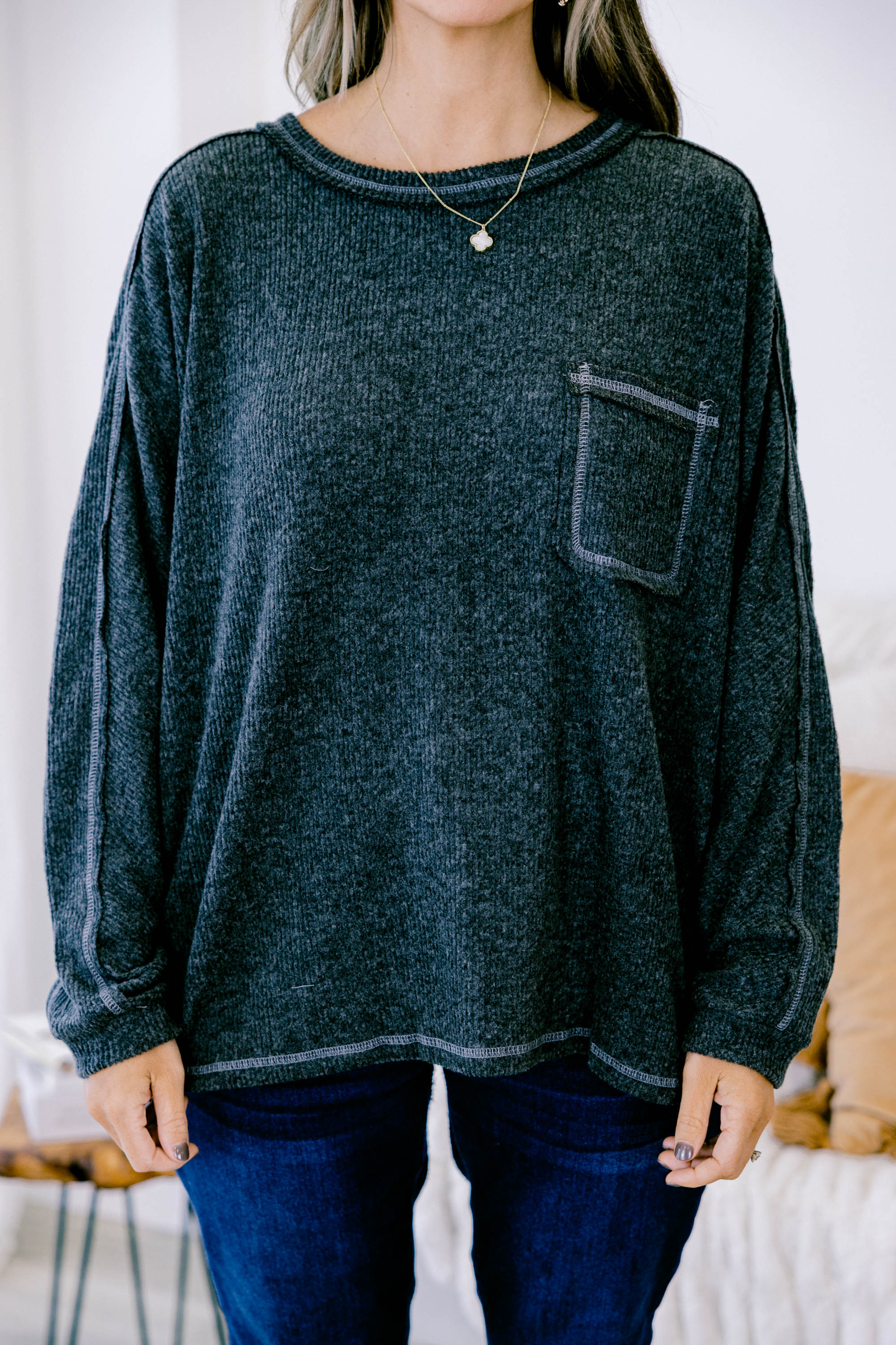 Just Move Along Top, Black - Giverhouse