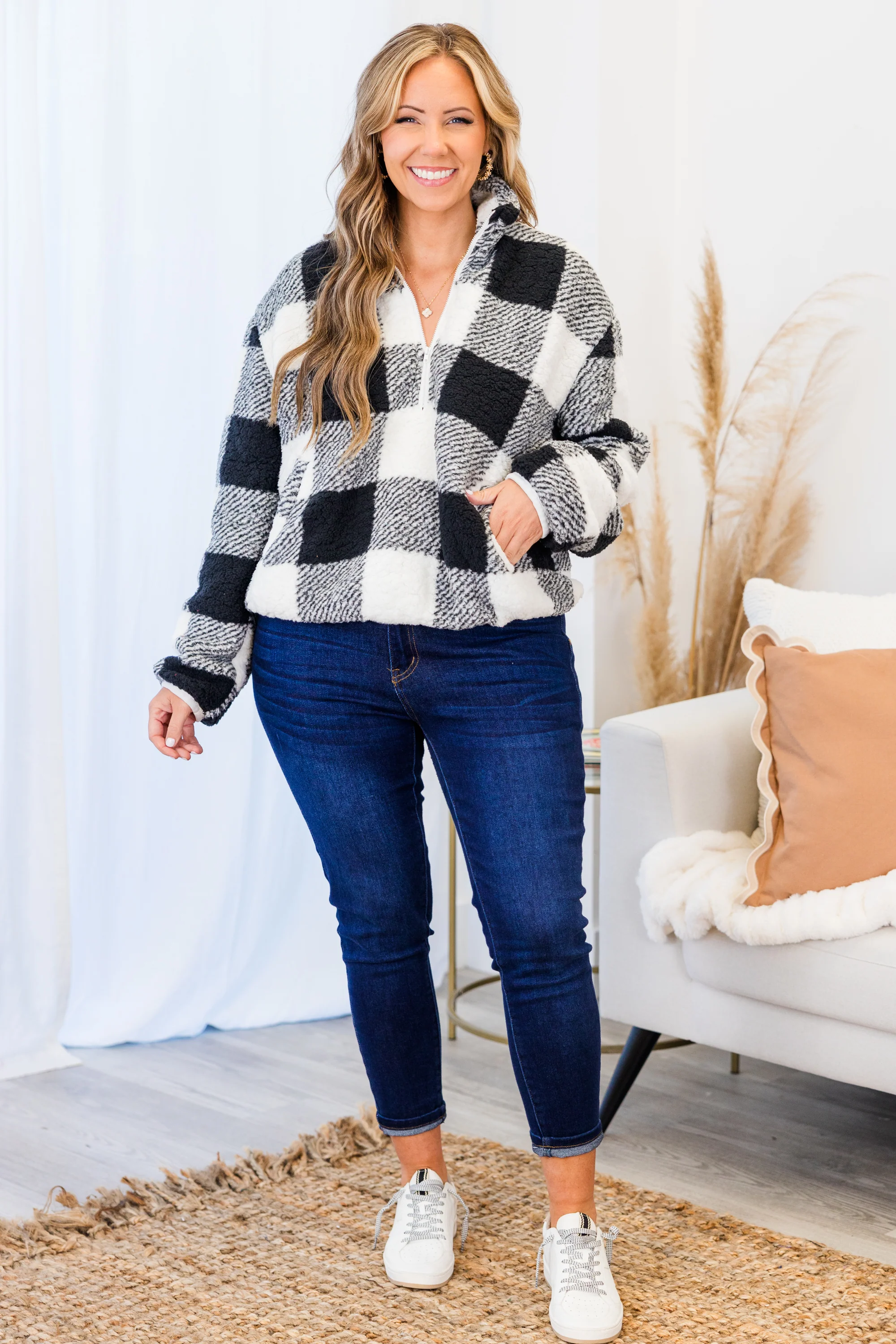 Infinite Memories Top, White Black - Giverhouse