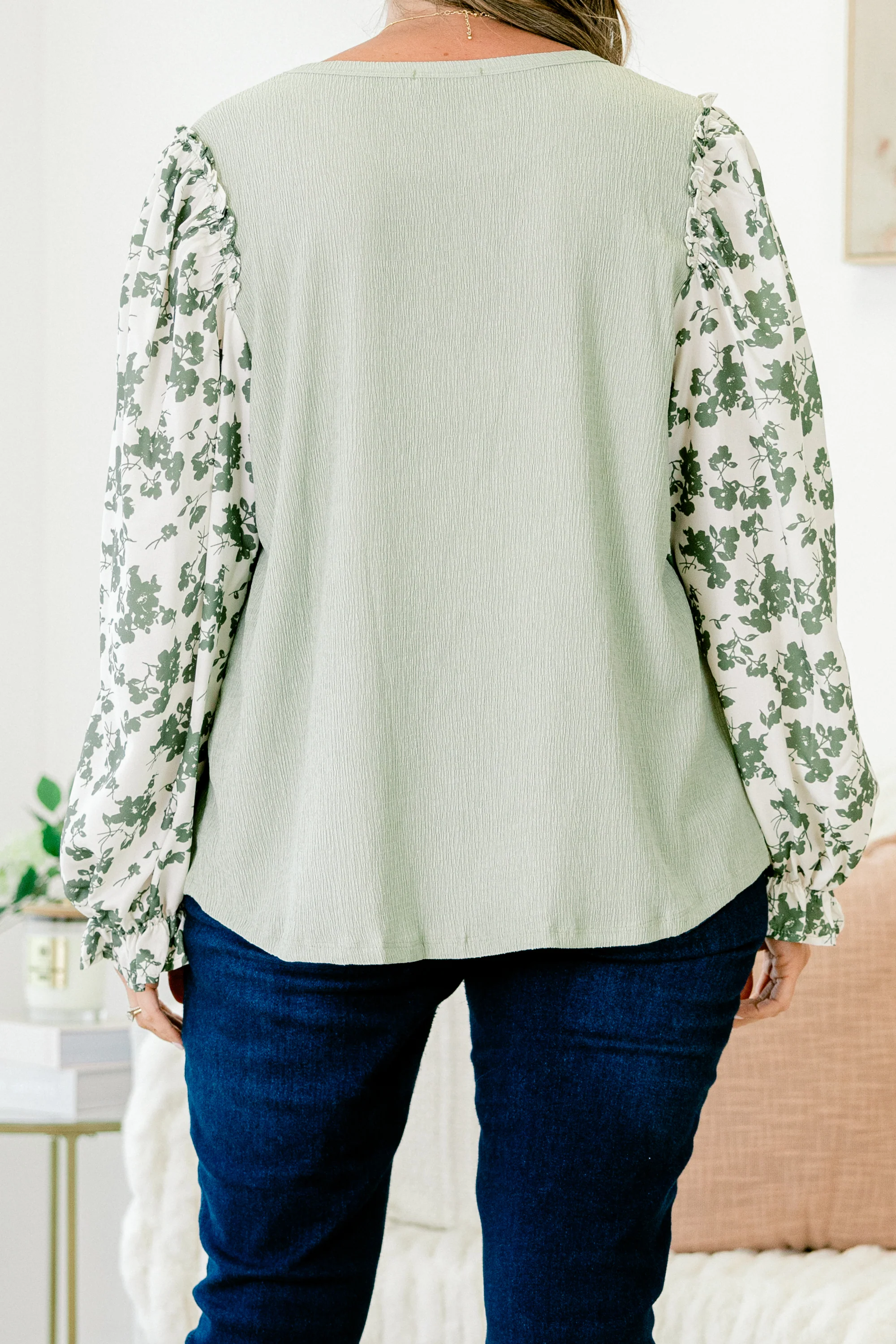 See The Sights Top, Sage - Giverhouse