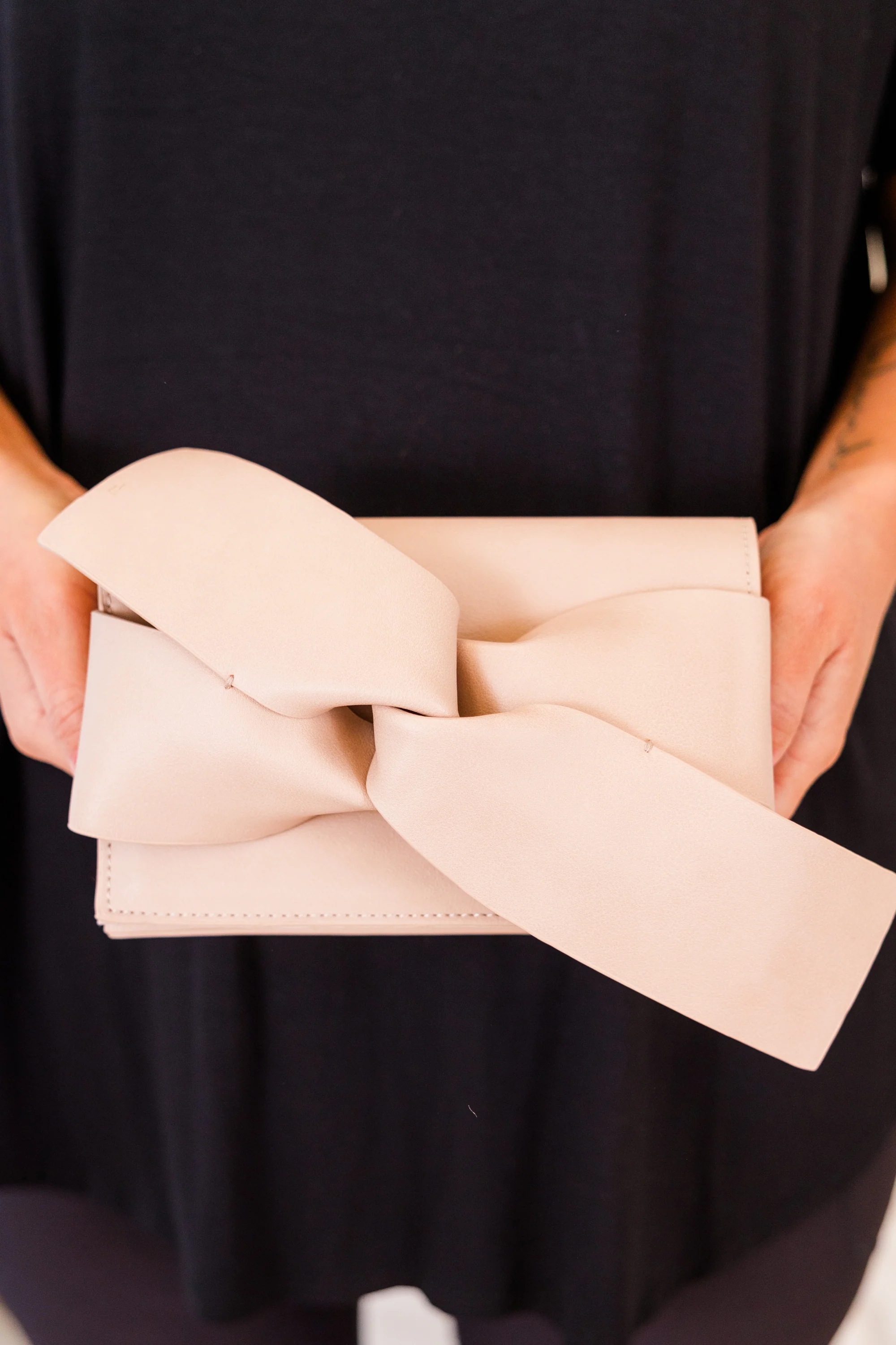 My Bowtiful Clutch, Peach - Giverhouse