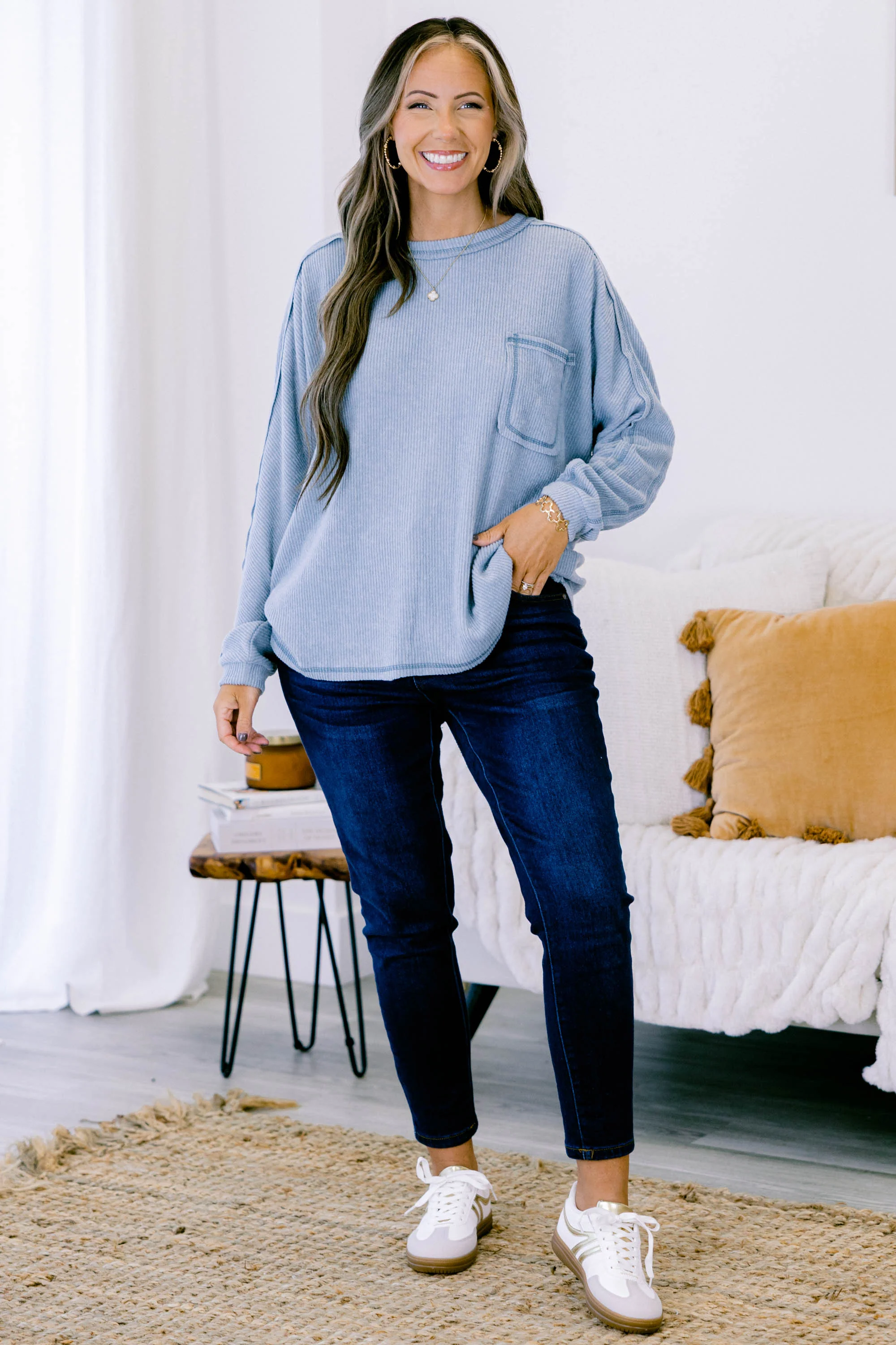 Just Move Along Top, Blue Grey - Giverhouse