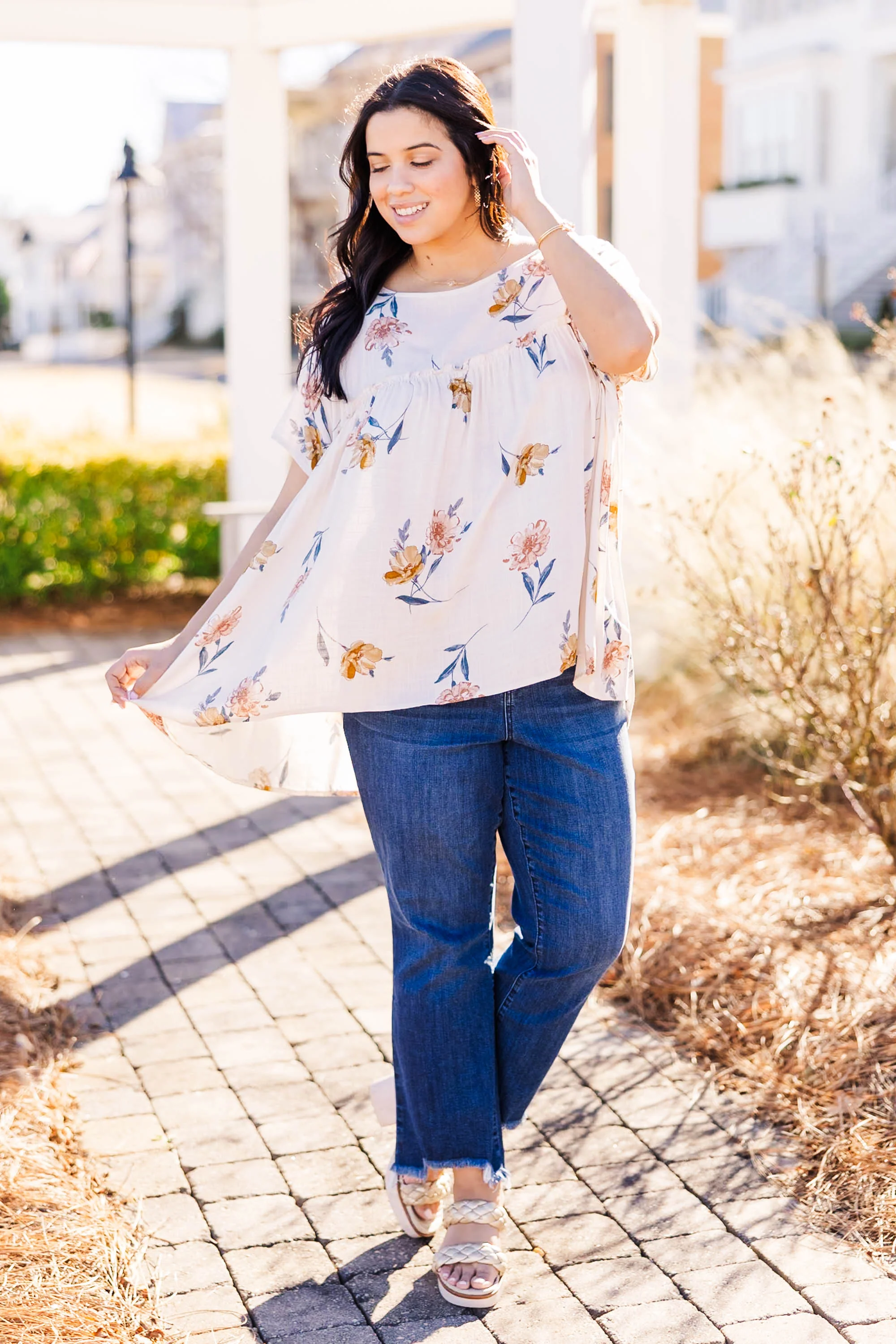 Talking On And On Top, Sand - Giverhouse