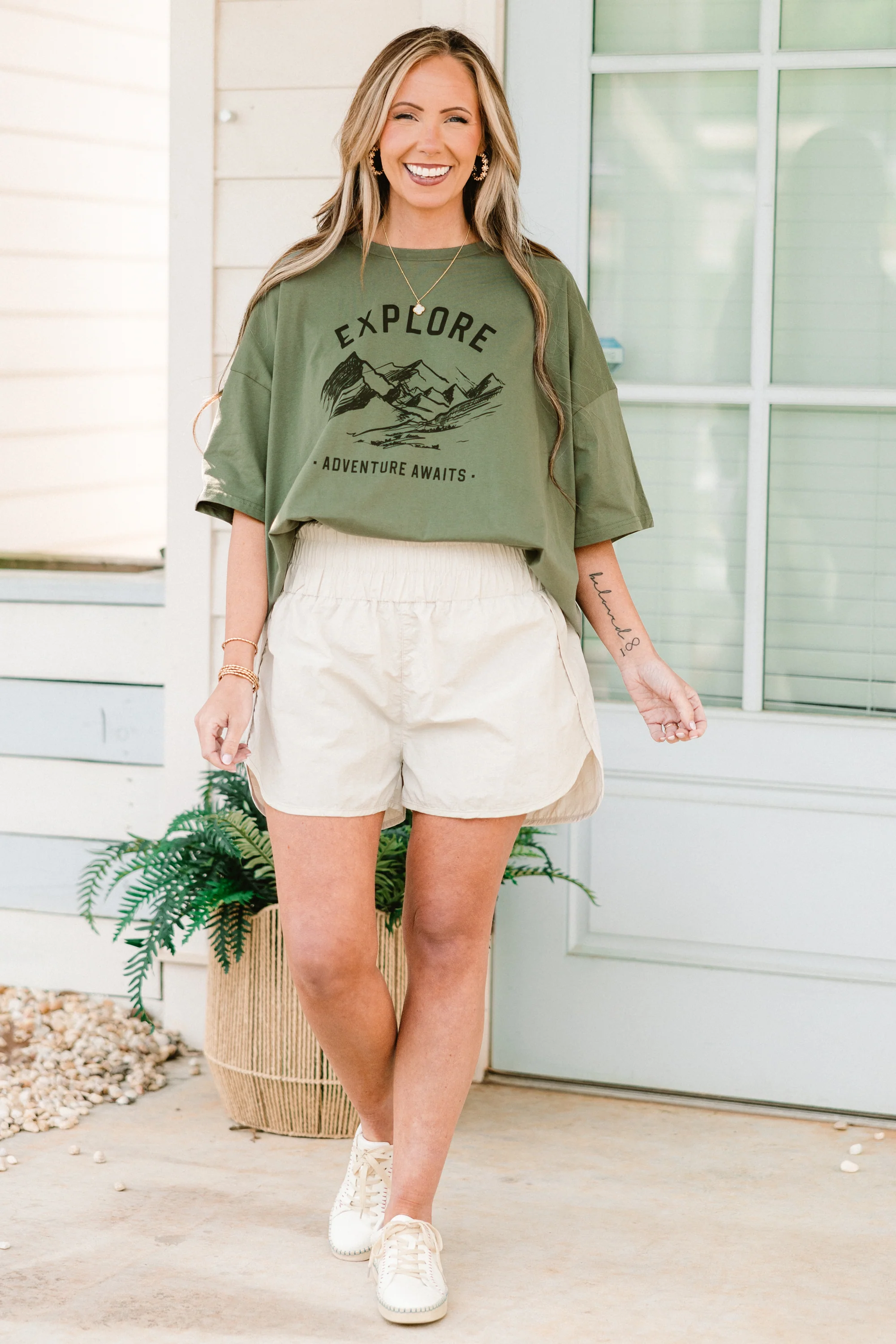 Run The World Shorts, Bone - Giverhouse