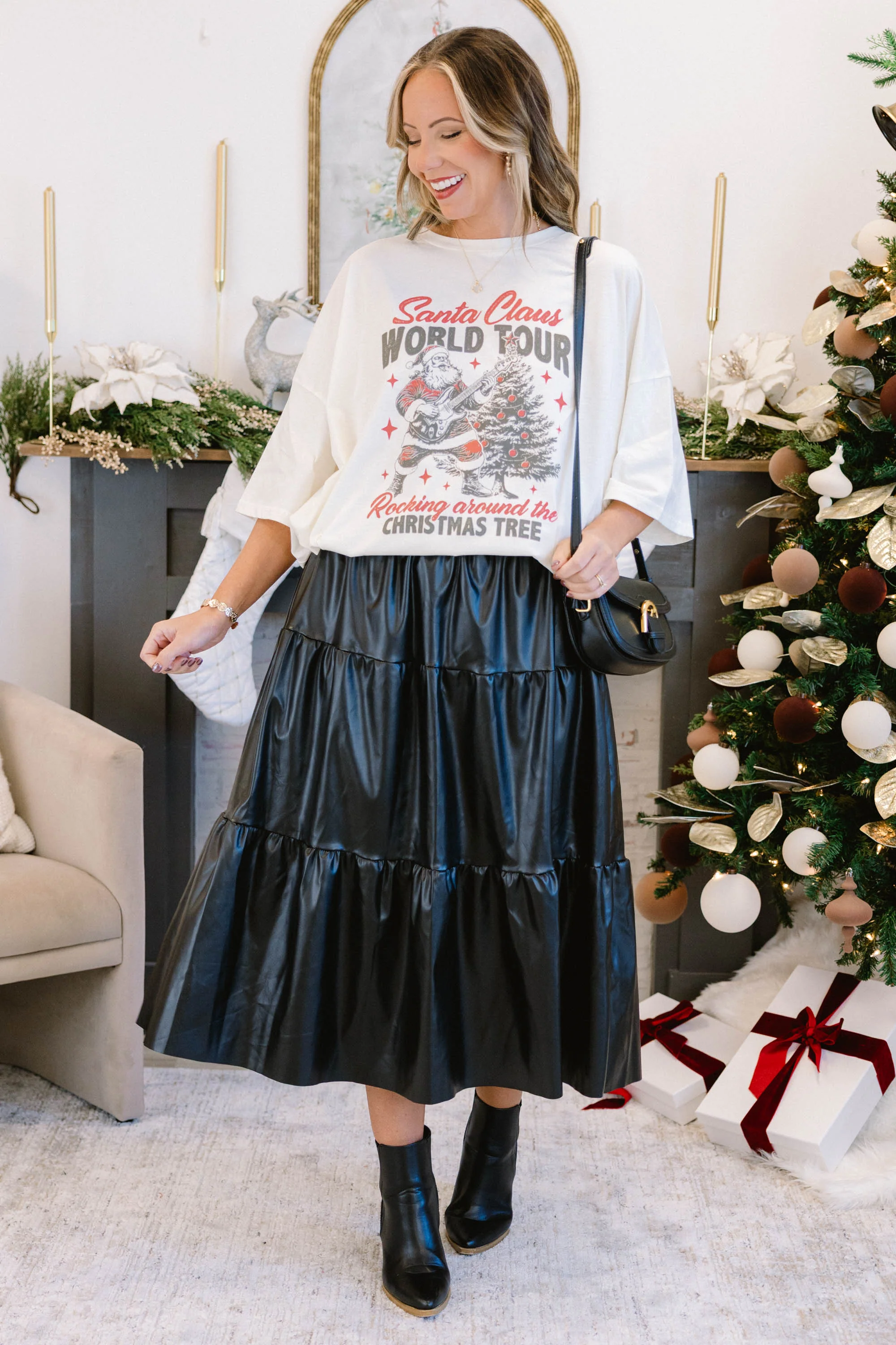 Rockin' Santa Boyfriend Tee, Ivory - Giverhouse