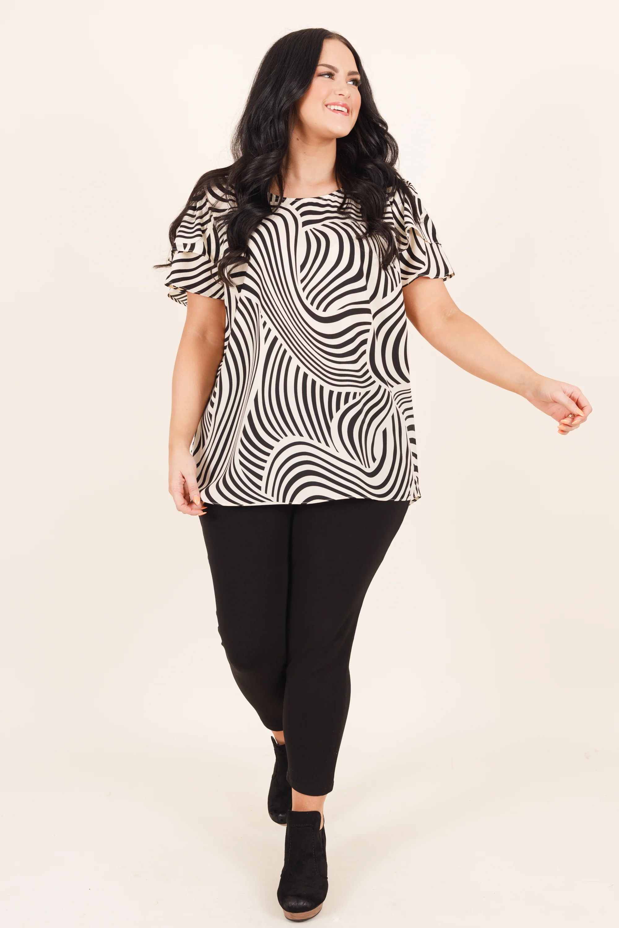 She's Wild Top, Black GEO - Giverhouse