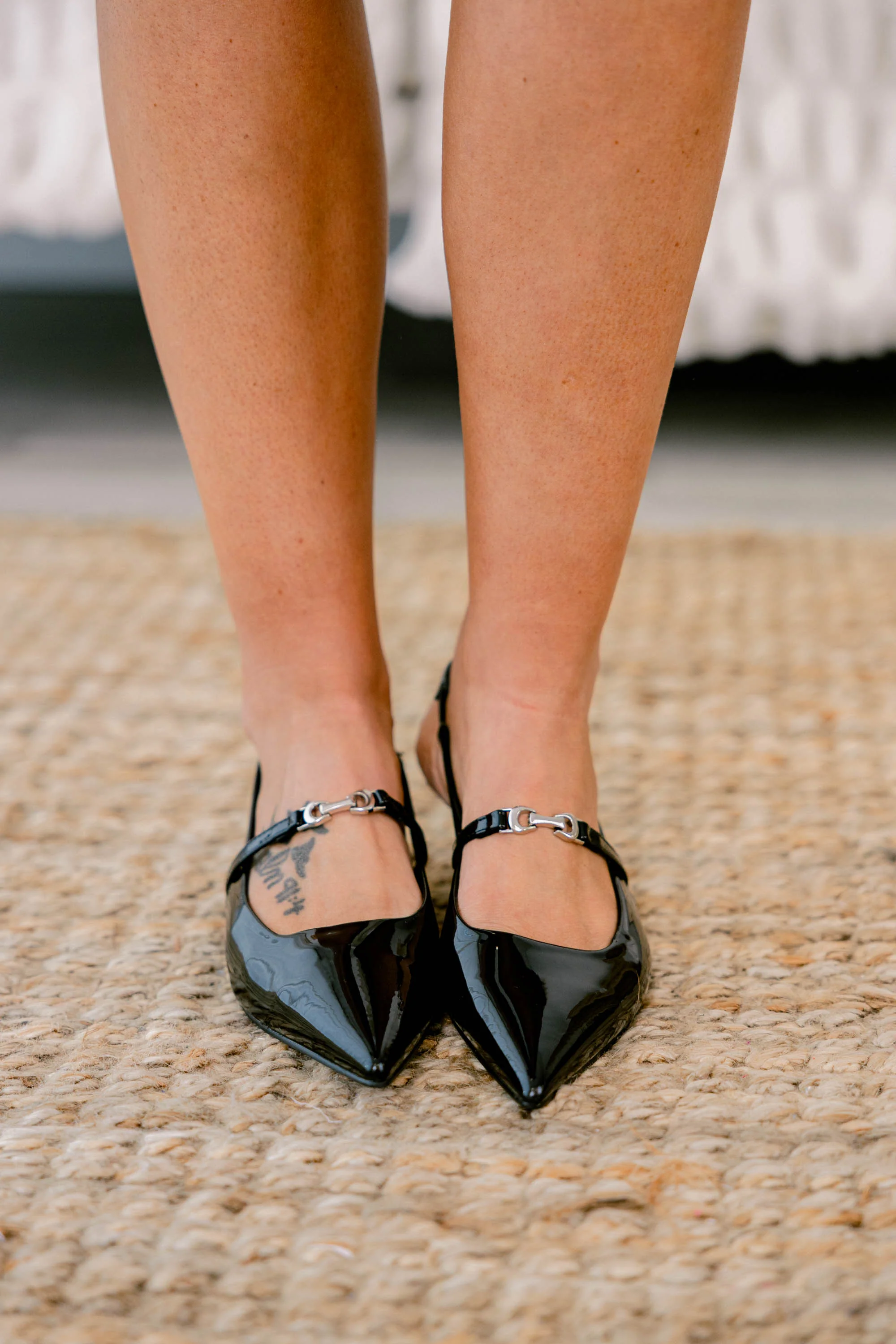 In The Rain Flats, Black - Giverhouse