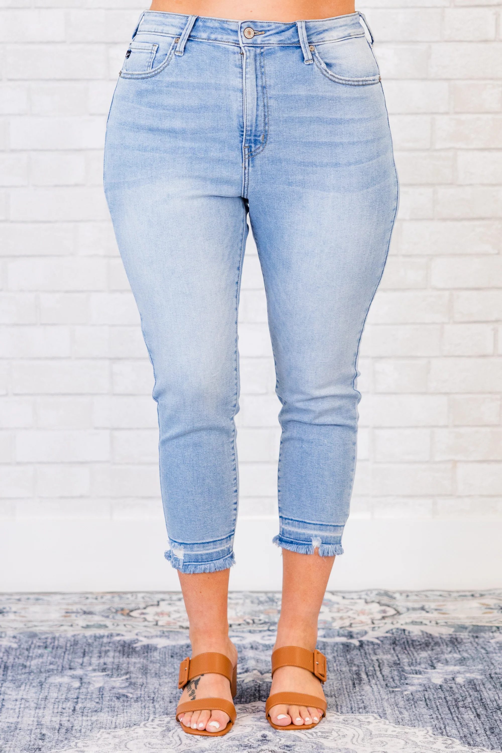 Perfect Weekend Capris, Light Wash - Giverhouse