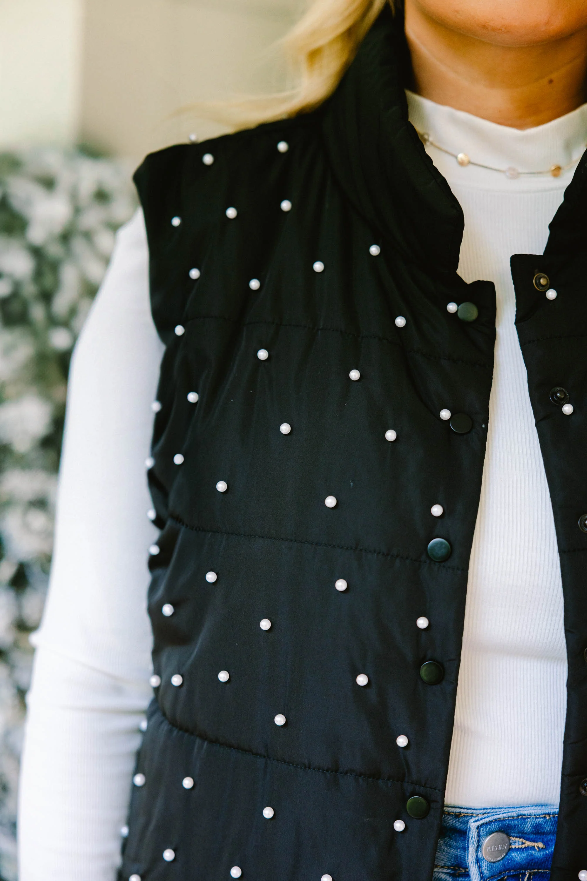 Tell It All Vest, Black - Giverhouse