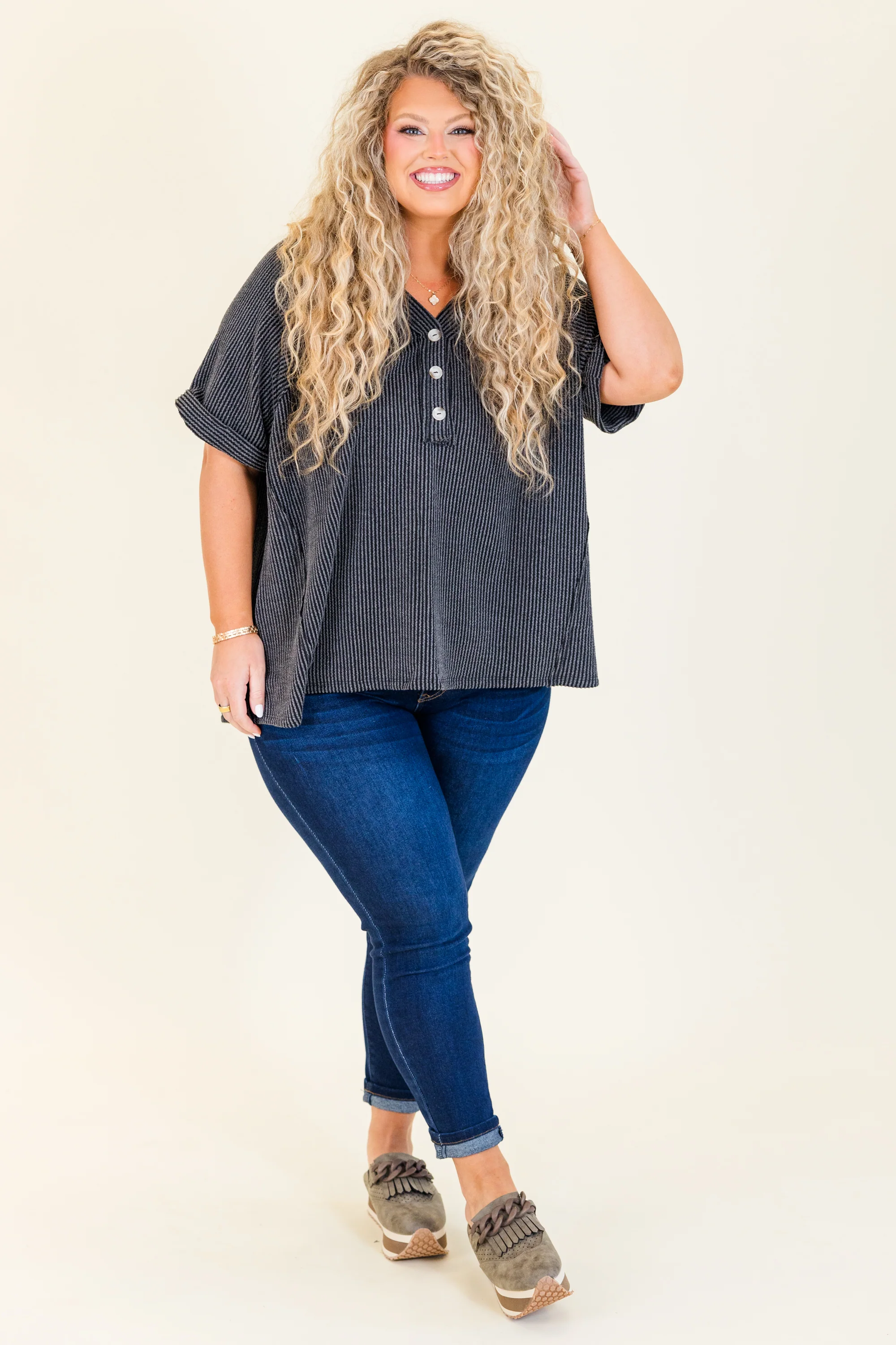 At The Helm Top, Charcoal - Giverhouse