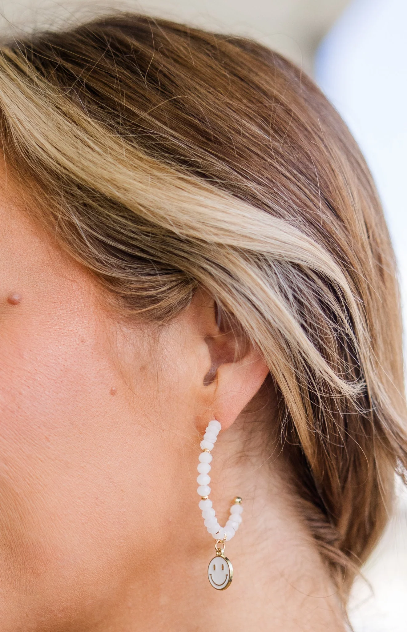 Tickles Me Earrings, White - Giverhouse