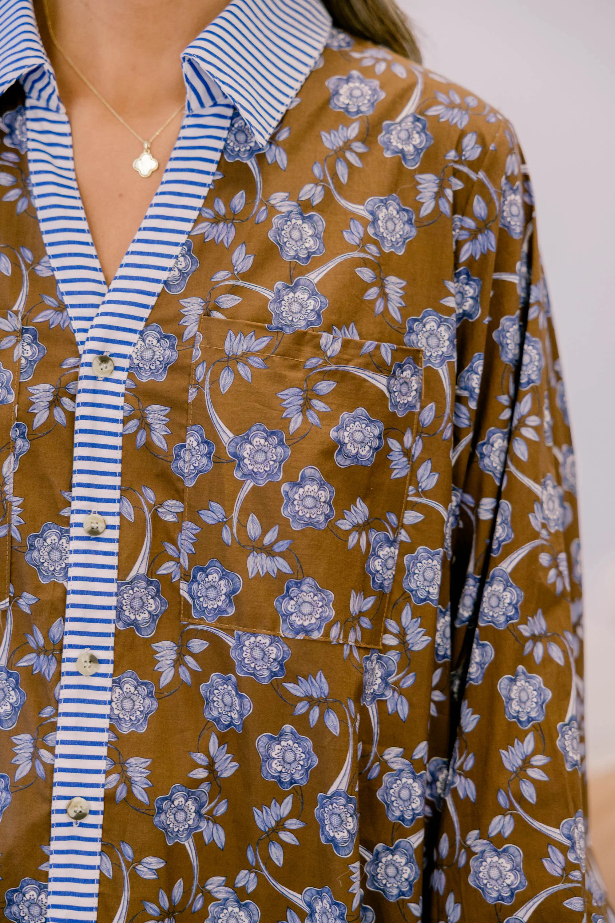 Garden Time Top, Brown-Blue Floral - Giverhouse