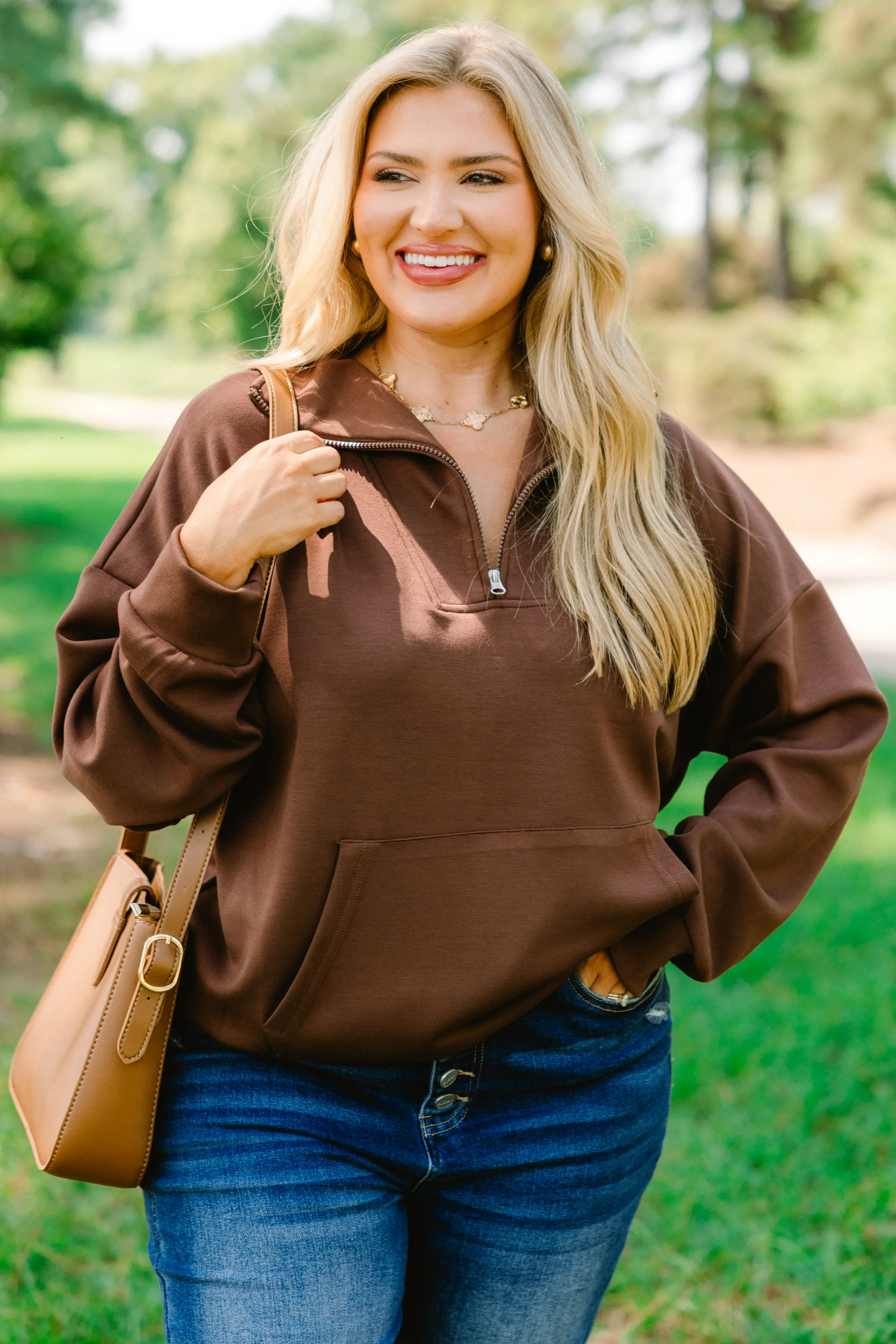 Sporty Chic Pullover, Chocolate - Giverhouse