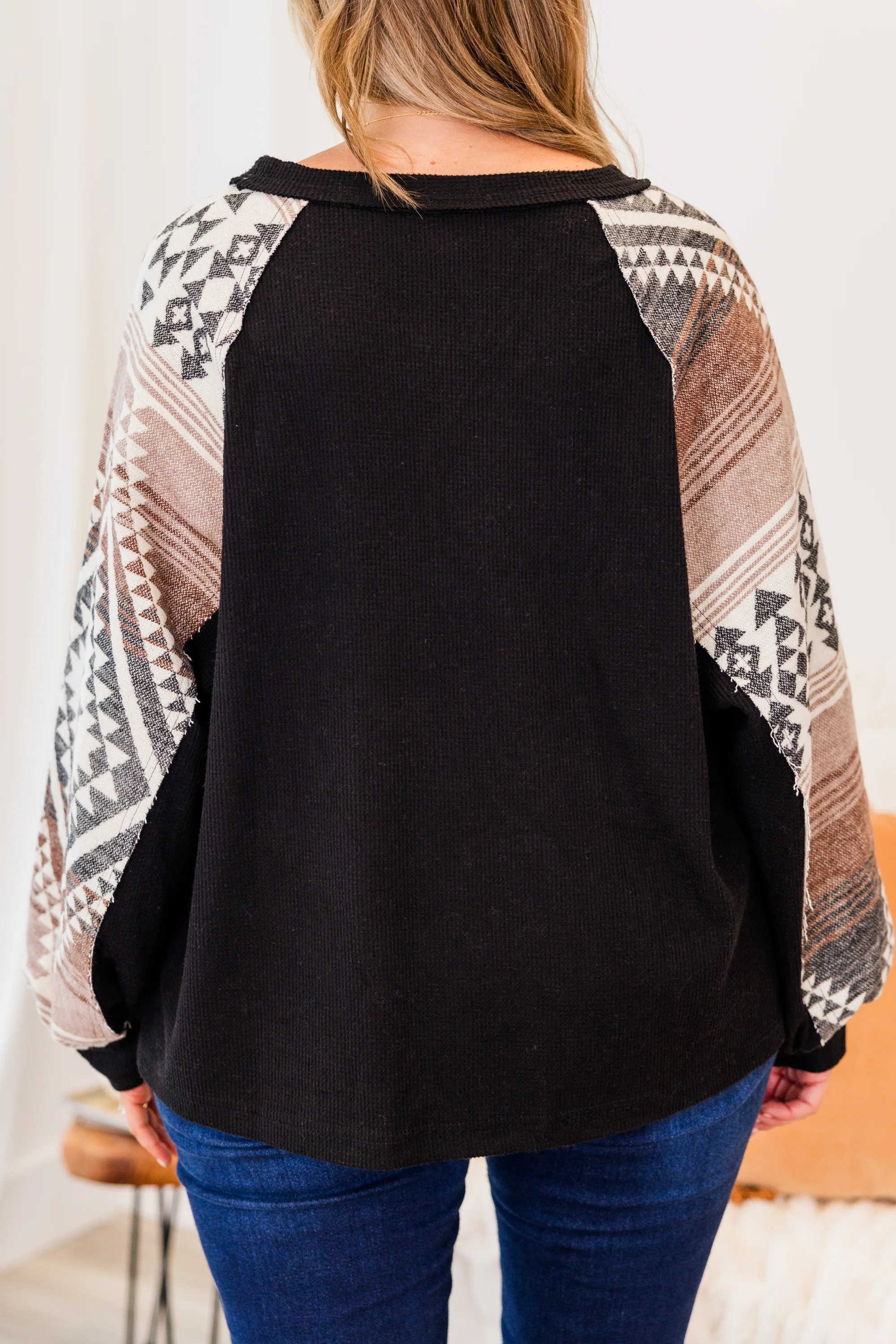 Meet At The Market Top, Black - Giverhouse