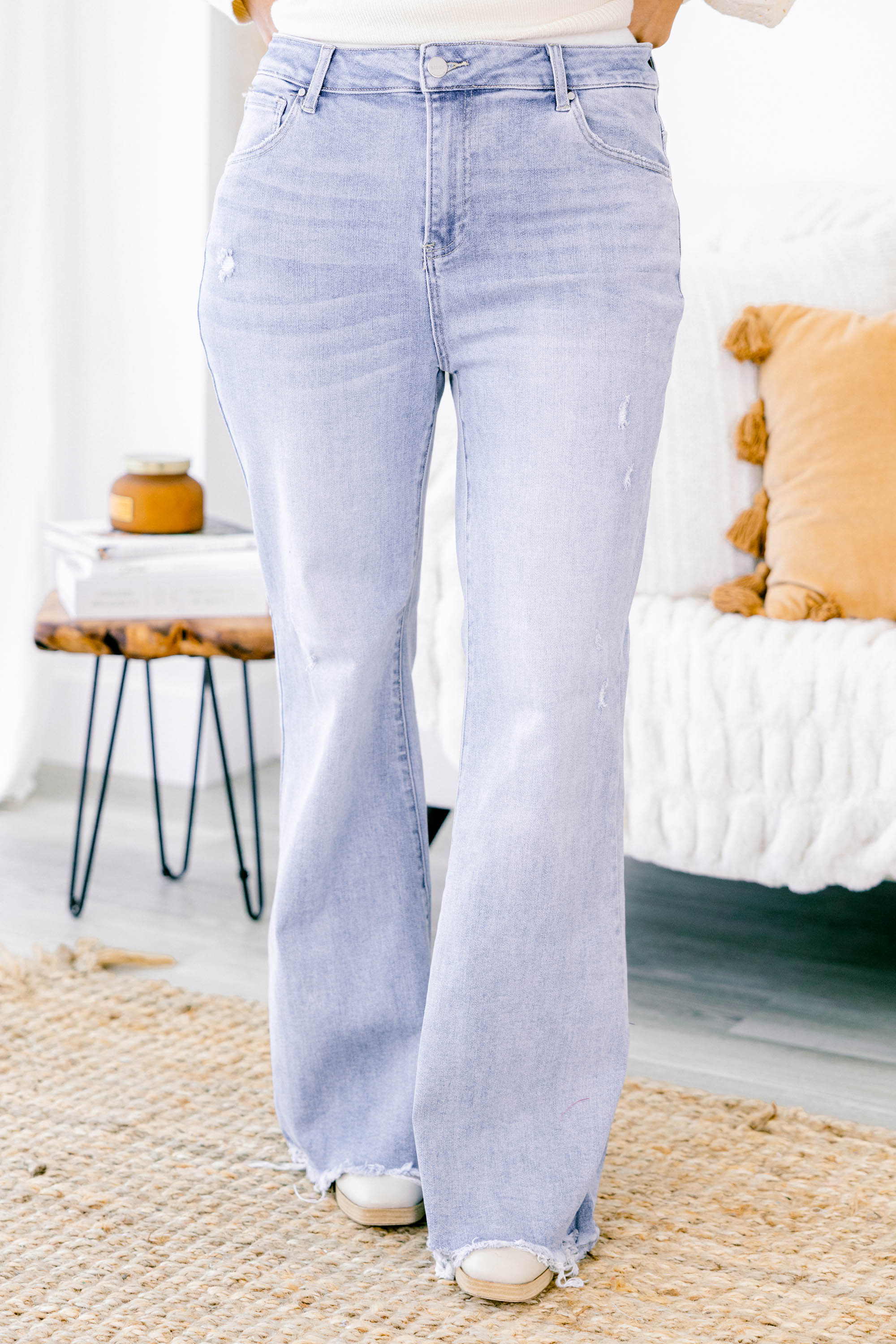 All Is Well Jeans, Light Wash - Giverhouse