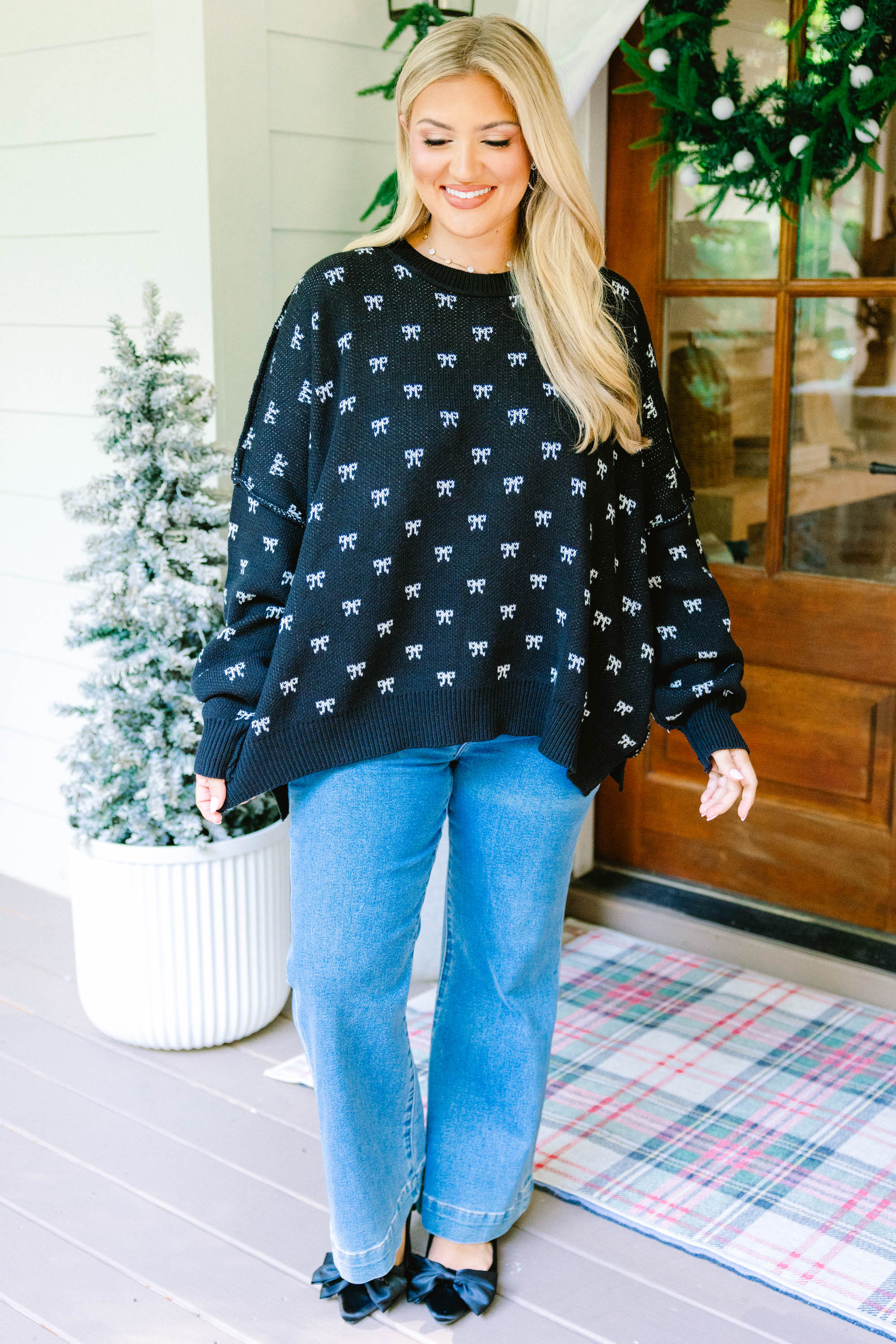 Kiss The Bow Sweater, Black - Giverhouse