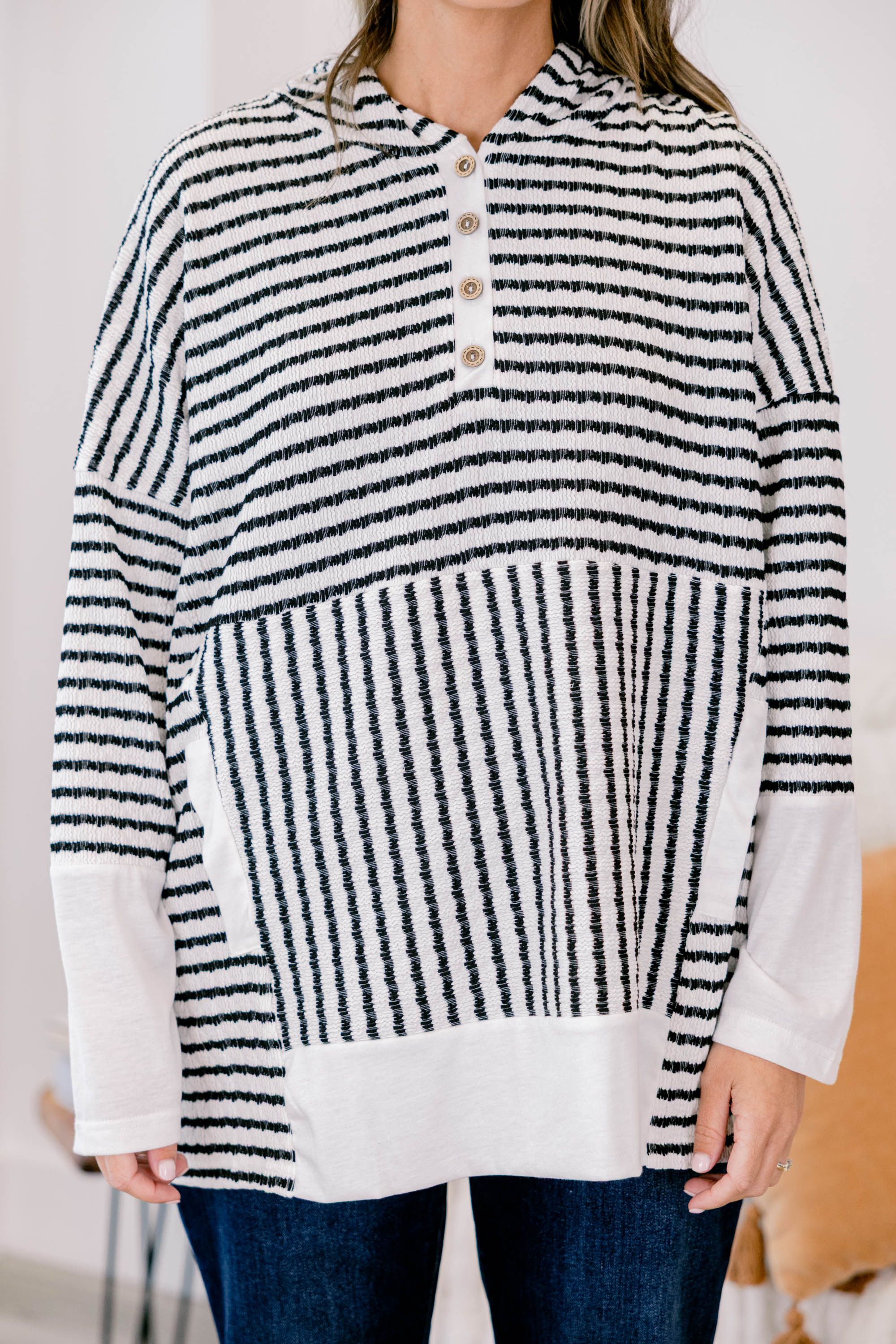 Coastal Breeze Hoodie, Cream-Black - Giverhouse