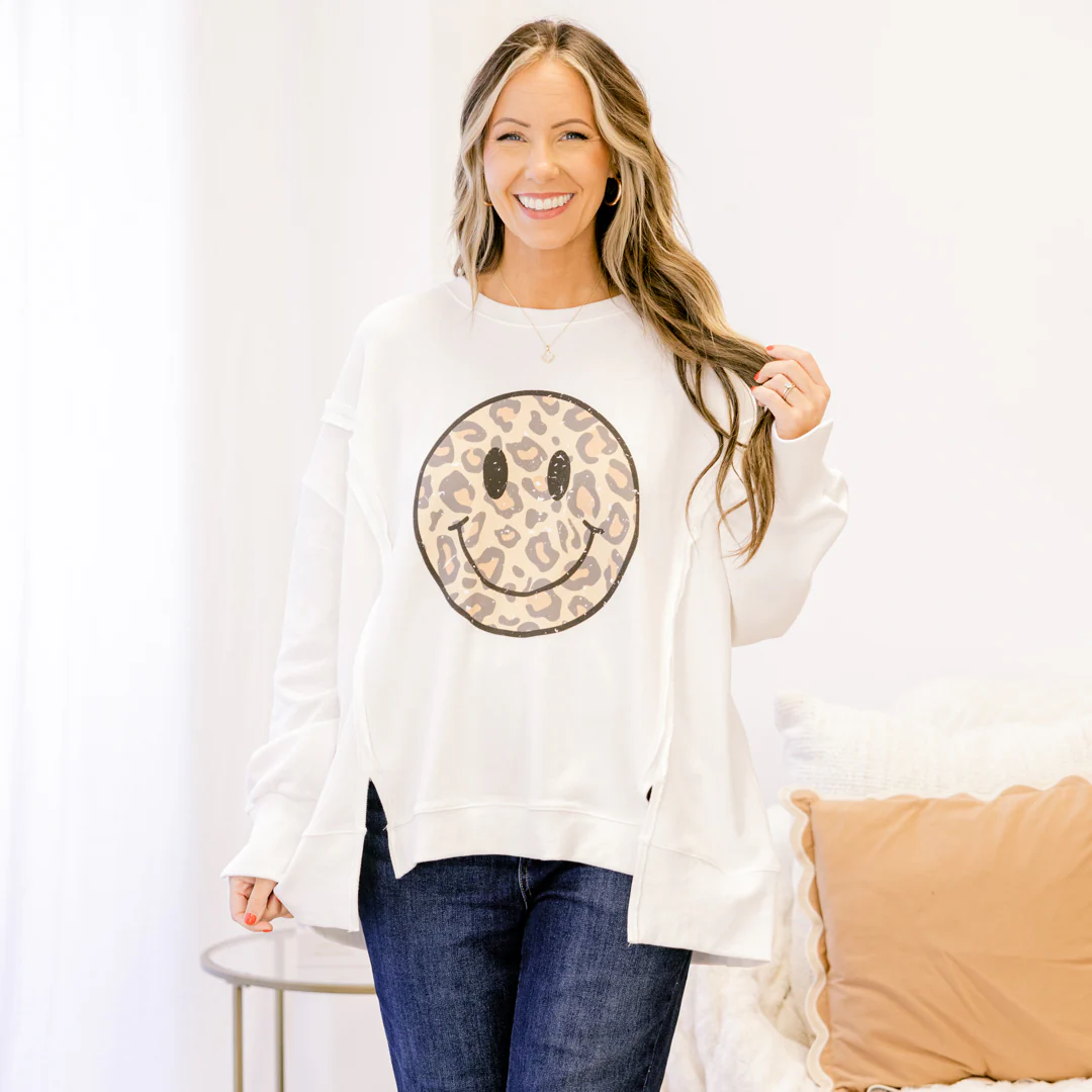 Fierce Smile Comfy Crew, Ivory - Giverhouse