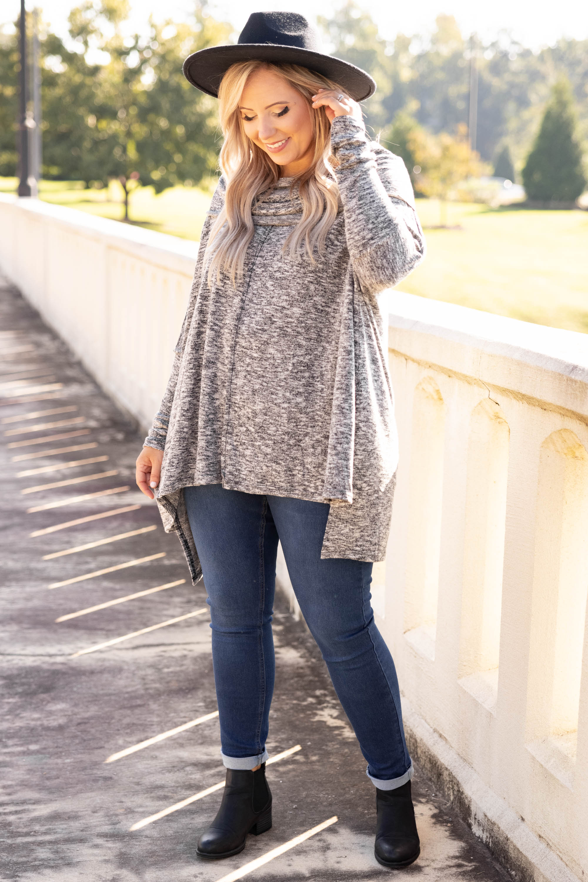 Winter Resort Tunic, Black - Giverhouse