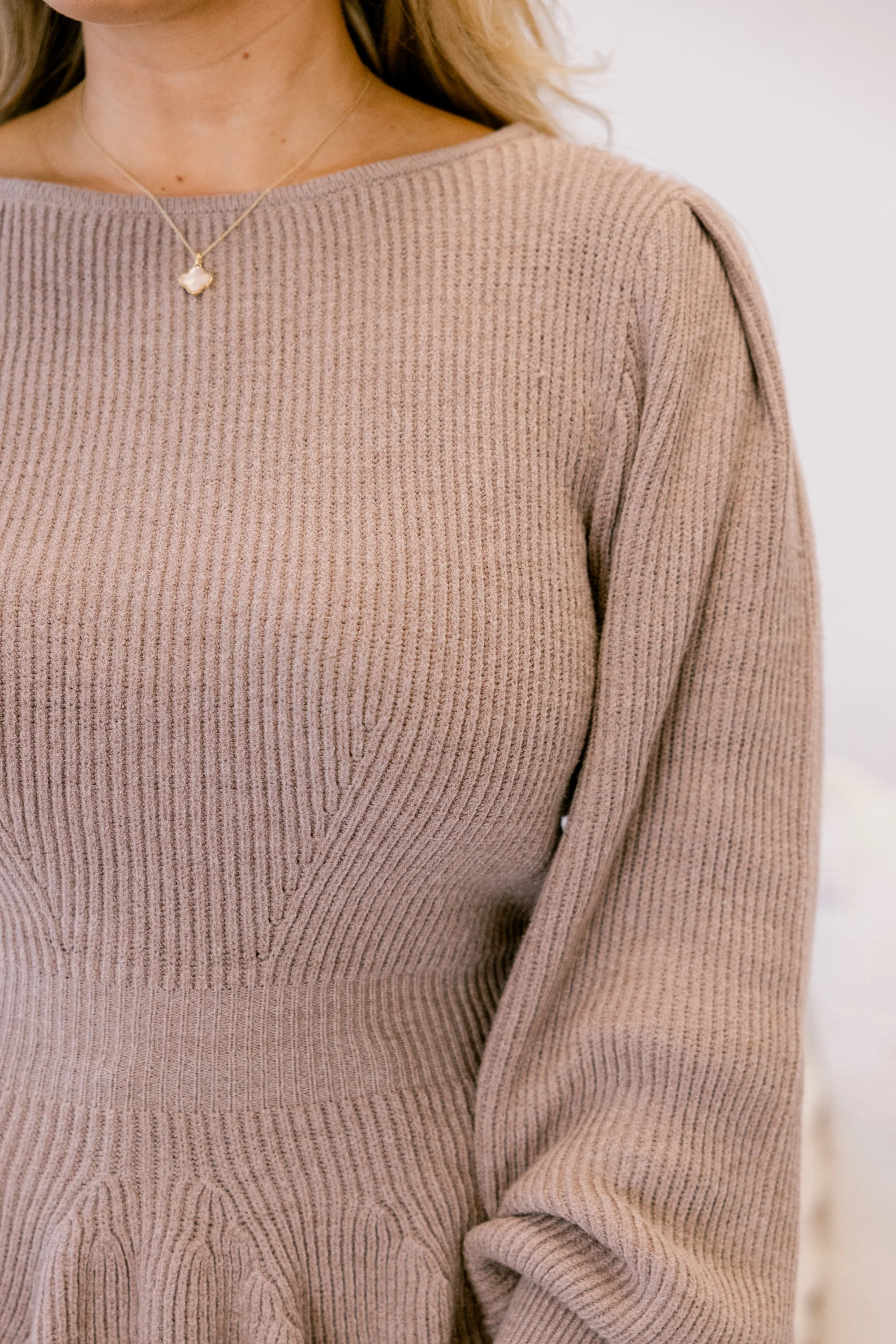 Final Notice Sweater, Beige - Giverhouse