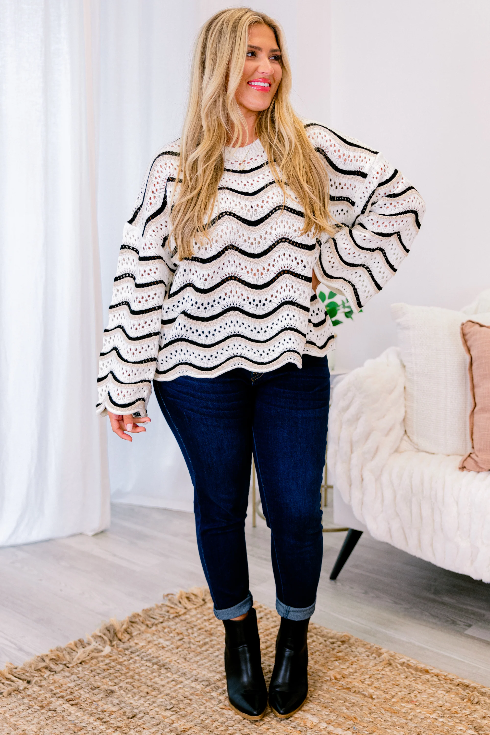 Wavy Comfort Sweater, Cream-Black - Giverhouse