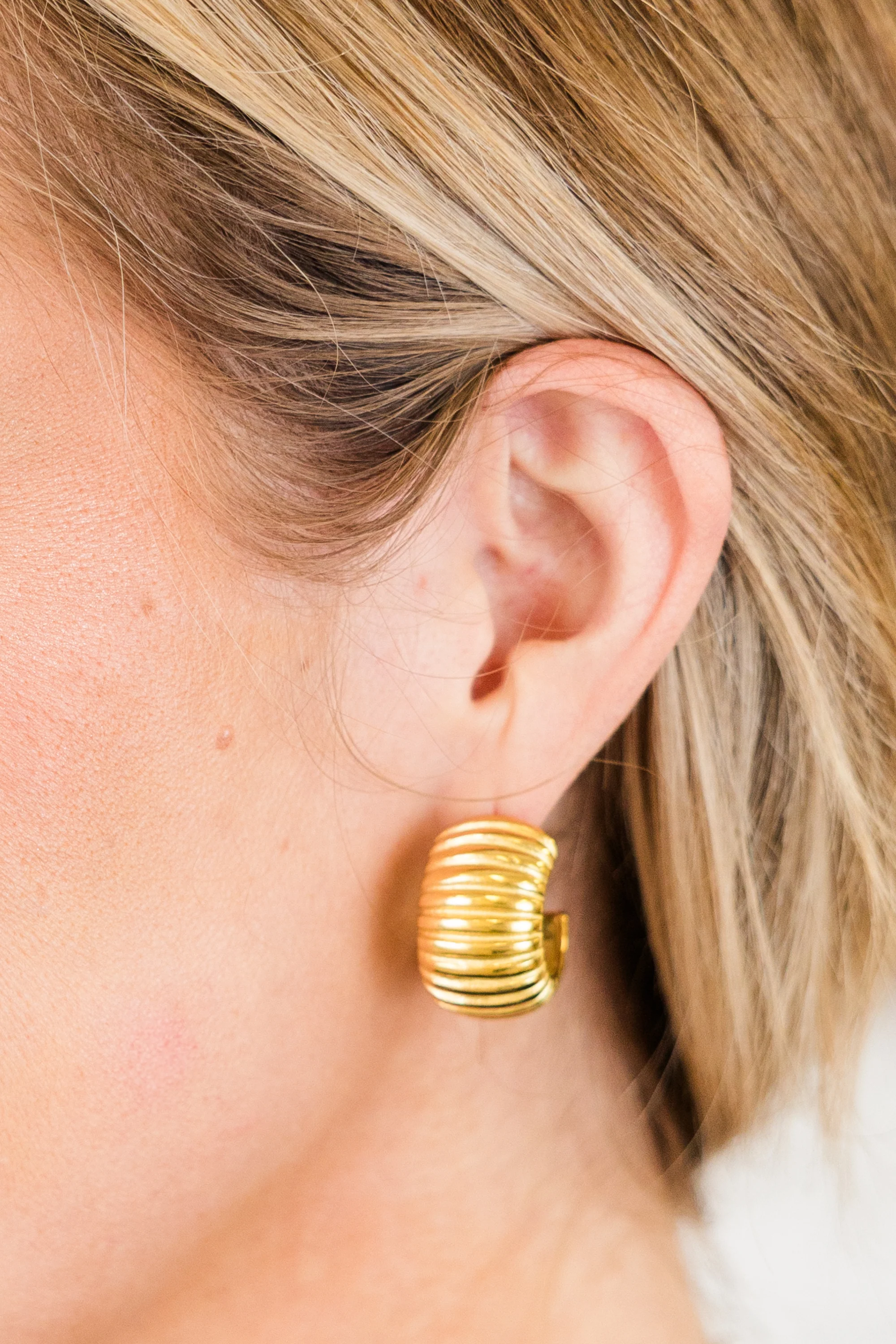 Roses of Love Earrings, Gold - Giverhouse