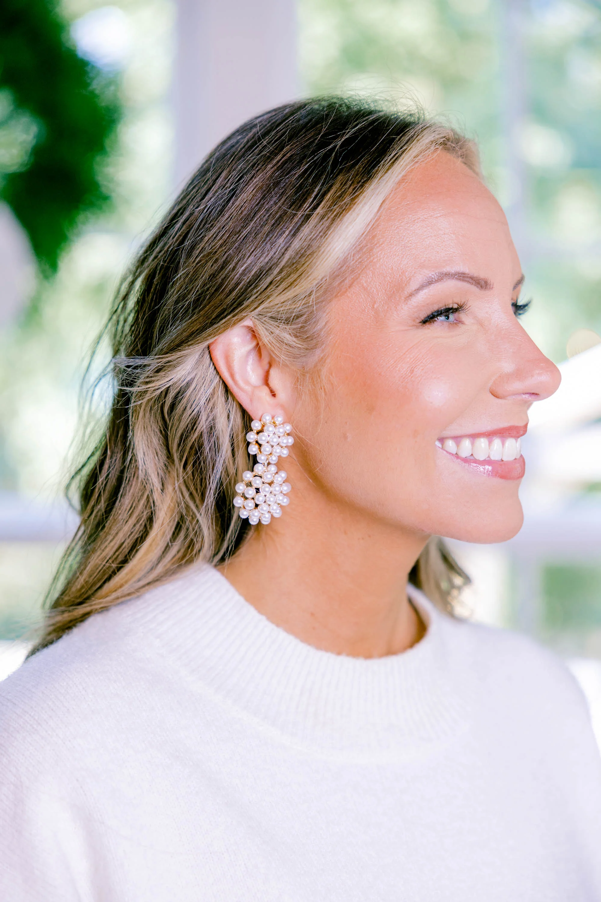 Meet Me At The Mistletoe Earrings, Cream - Giverhouse