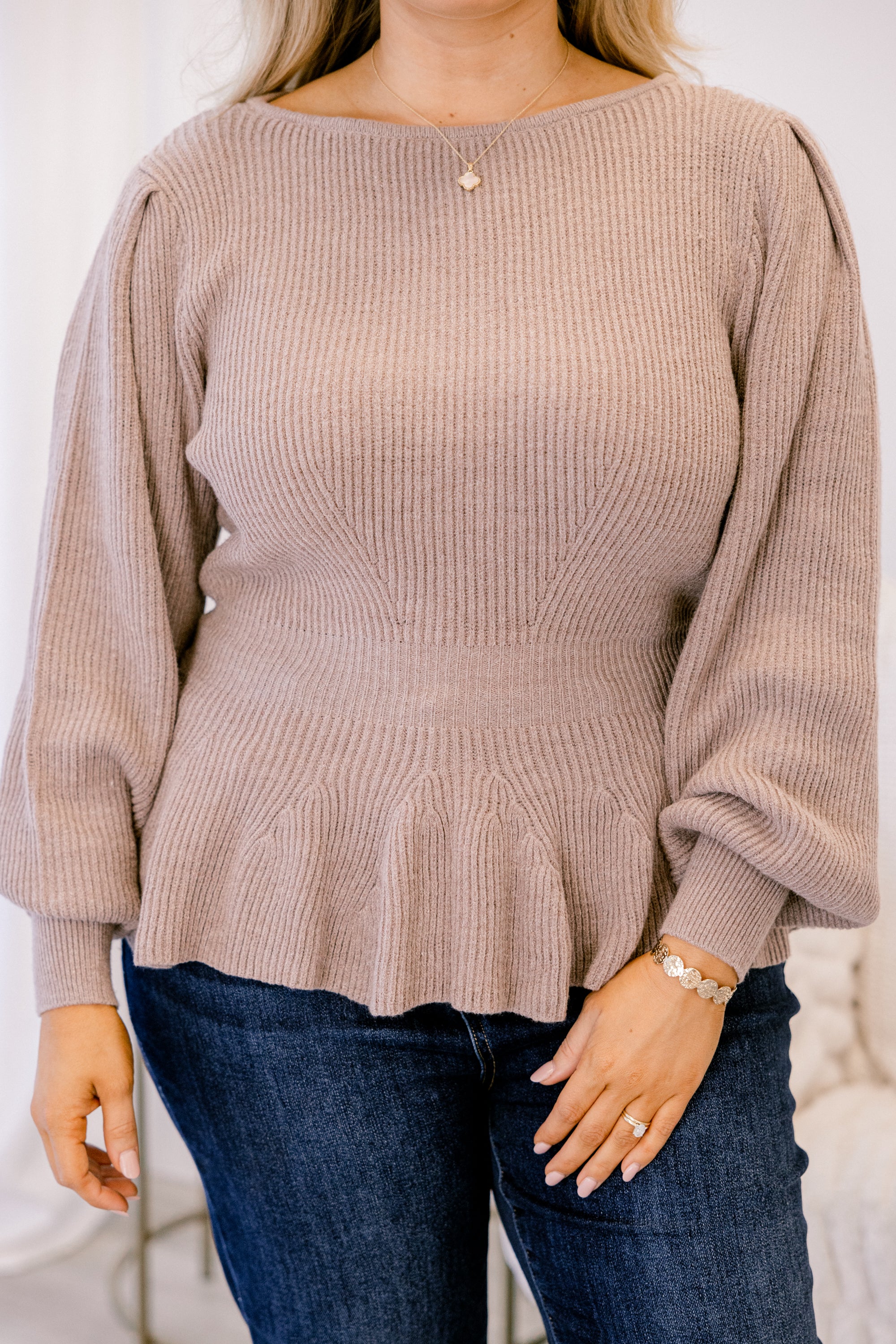 Final Notice Sweater, Beige - Giverhouse