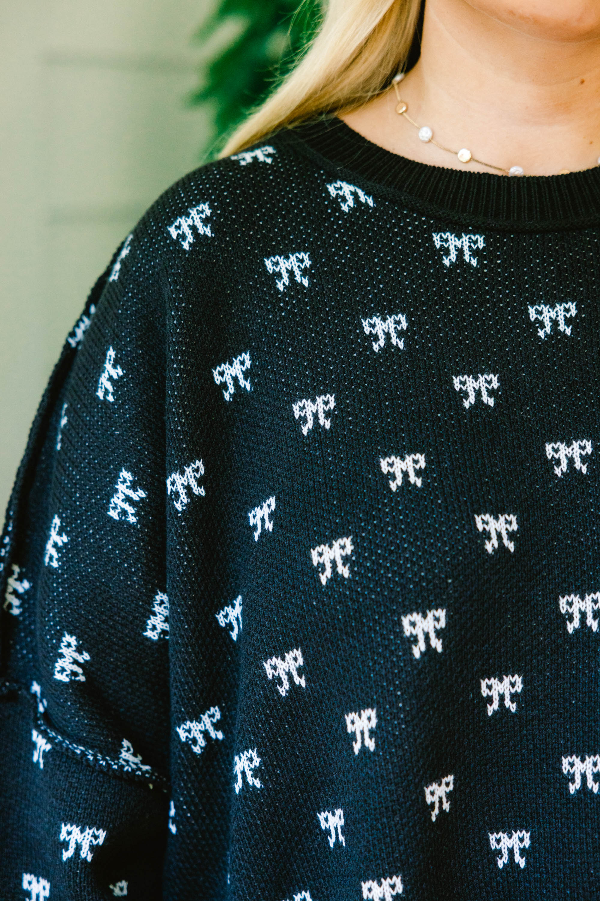 Kiss The Bow Sweater, Black - Giverhouse