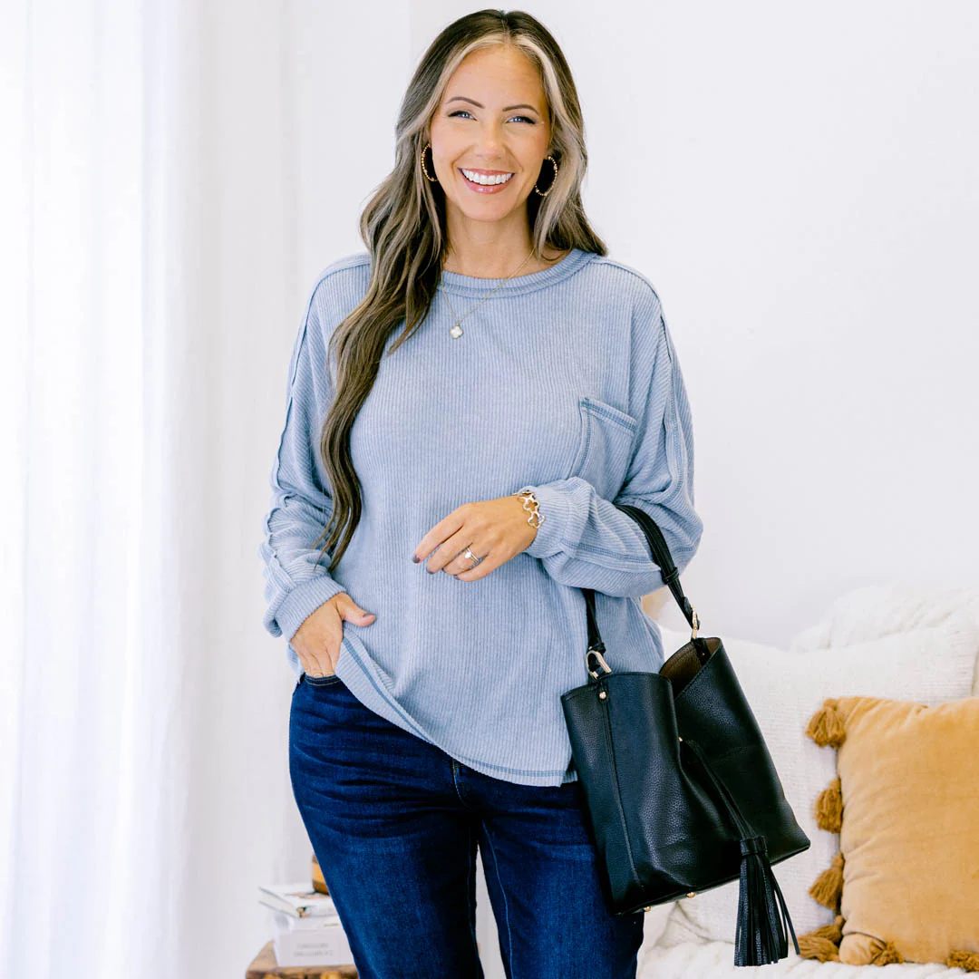 Just Move Along Top, Blue Grey - Giverhouse