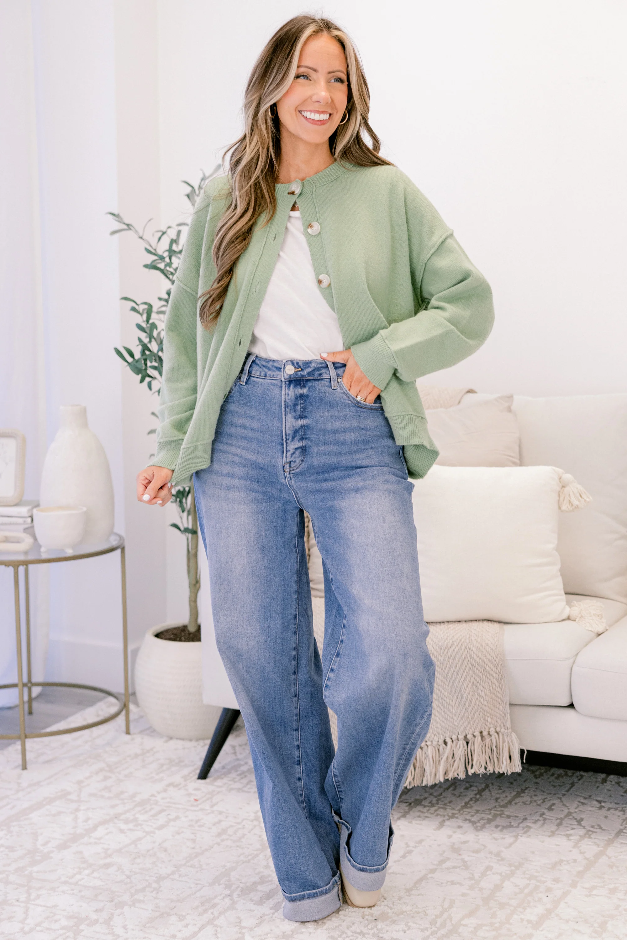 Owning The Moment Jeans, Medium Wash - Giverhouse