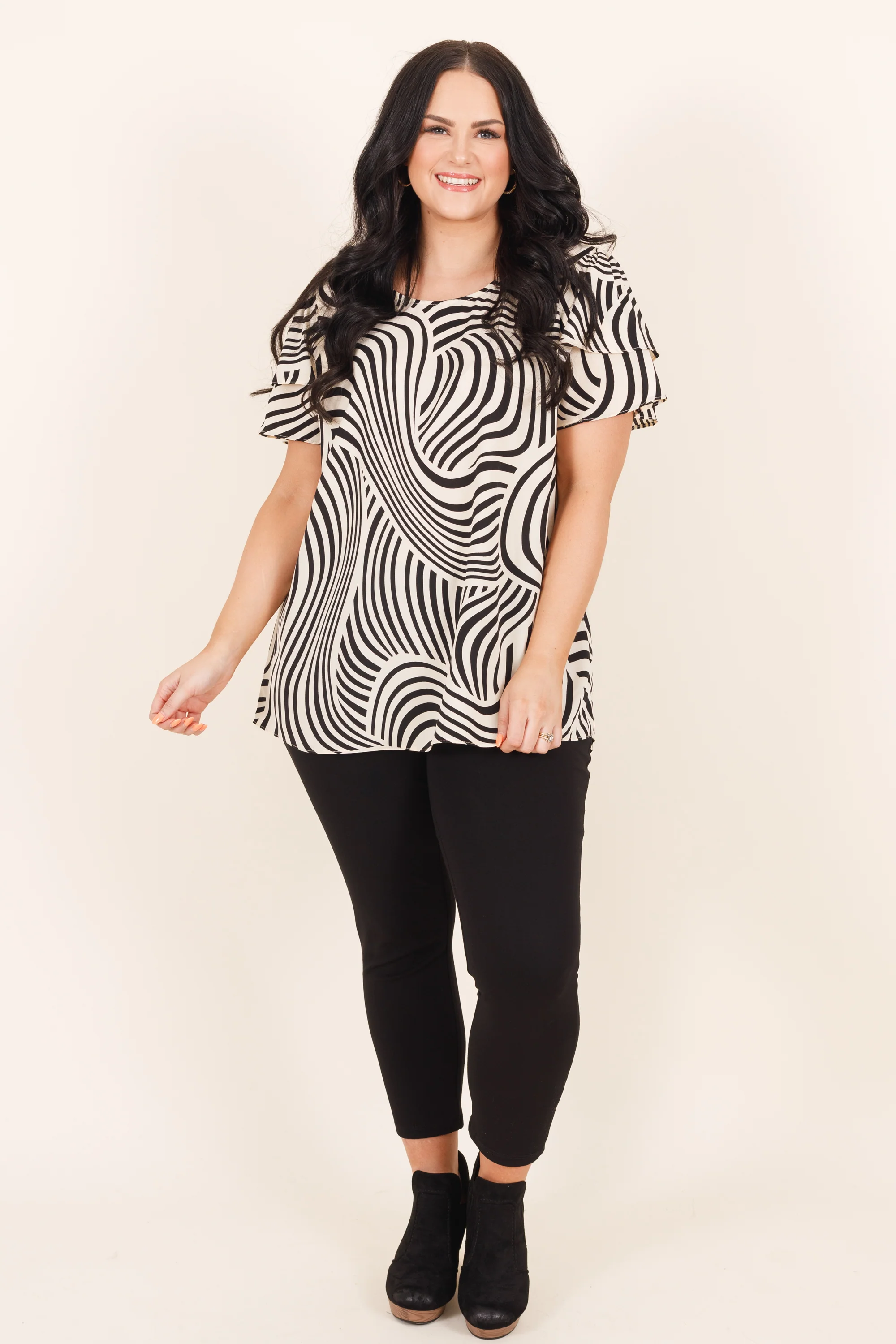 She's Wild Top, Black GEO - Giverhouse