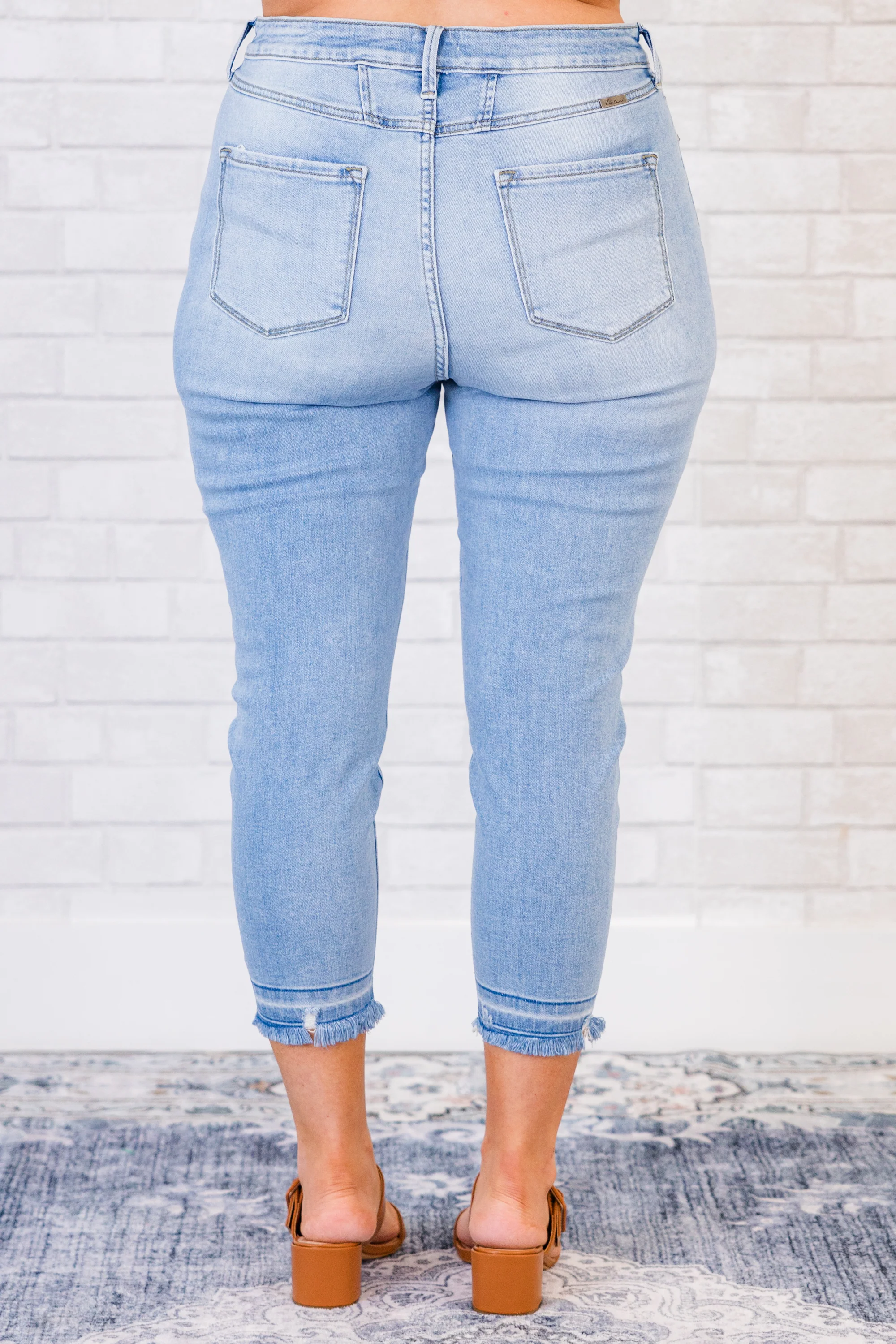 Perfect Weekend Capris, Light Wash - Giverhouse