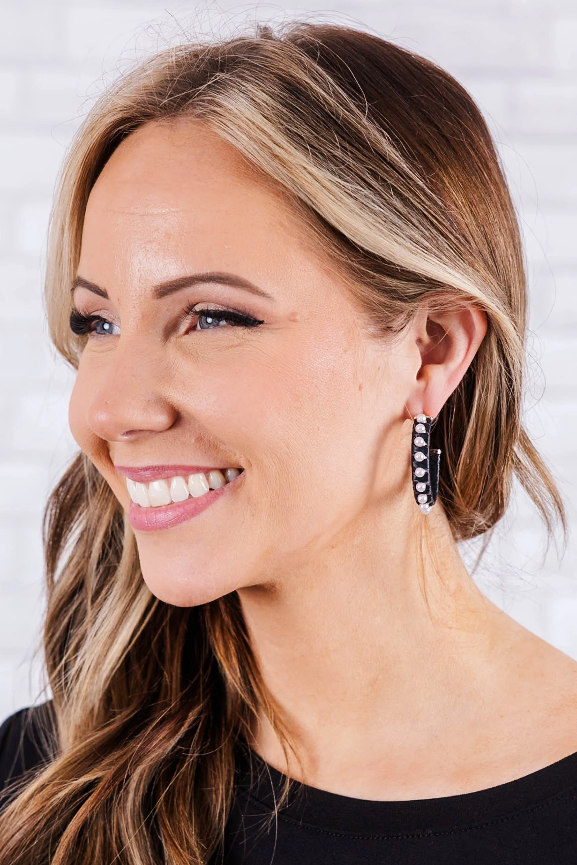 Too Much Gossip Earrings, Black - Giverhouse