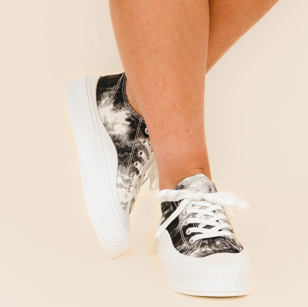 Stepping Into The Scene Sneakers, Black - Giverhouse