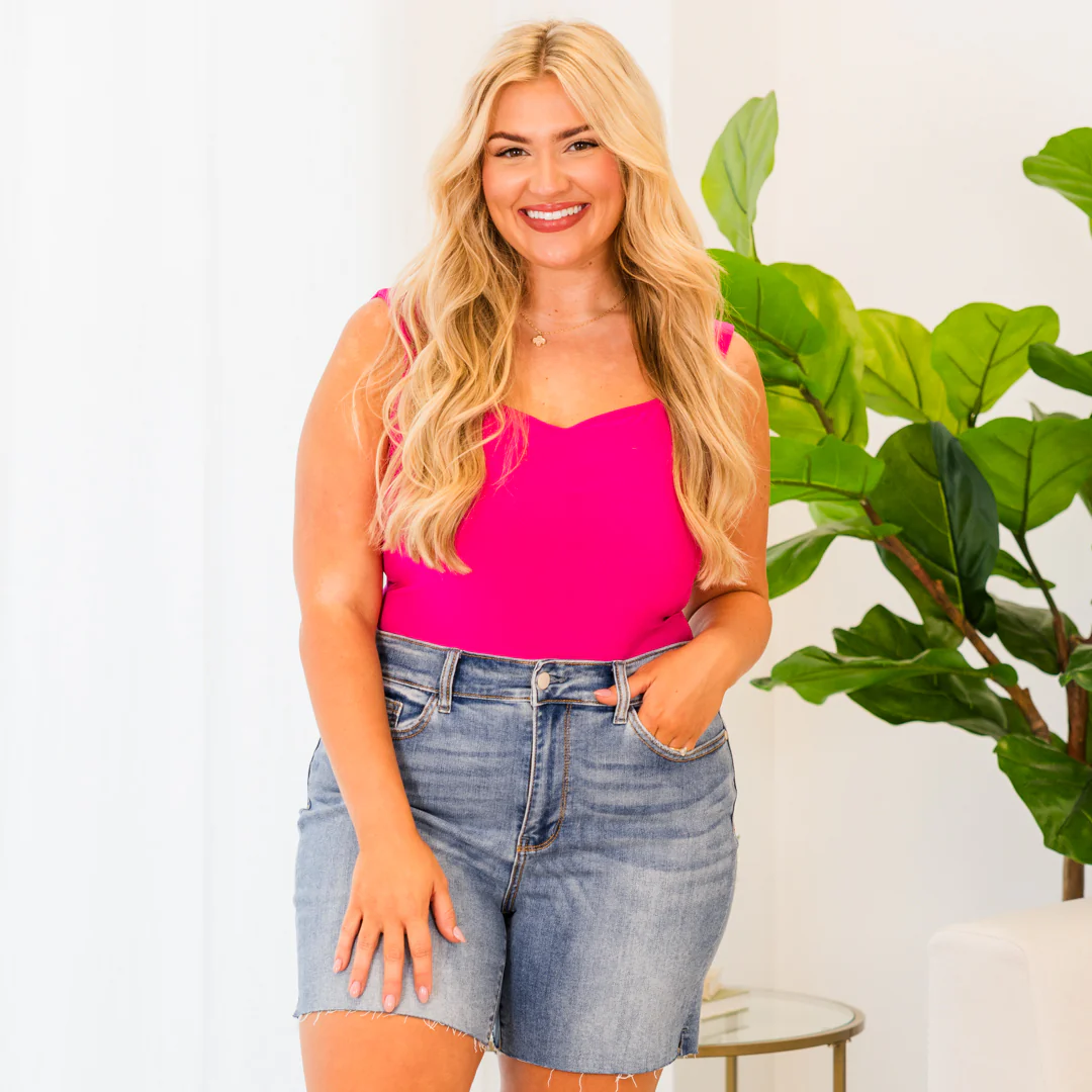 Judy Blue: Got Me Going Shorts, Medium Wash - Giverhouse