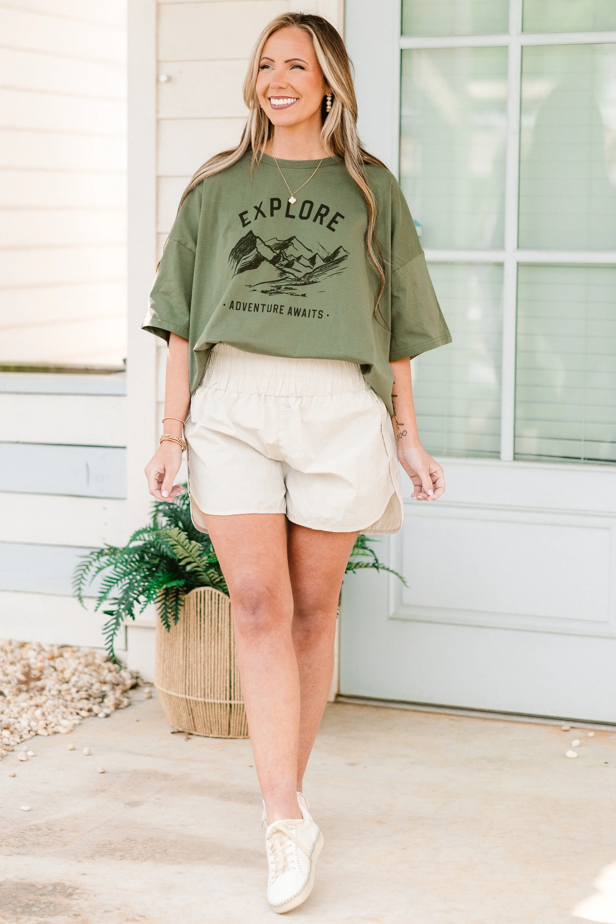 Run The World Shorts, Bone - Giverhouse