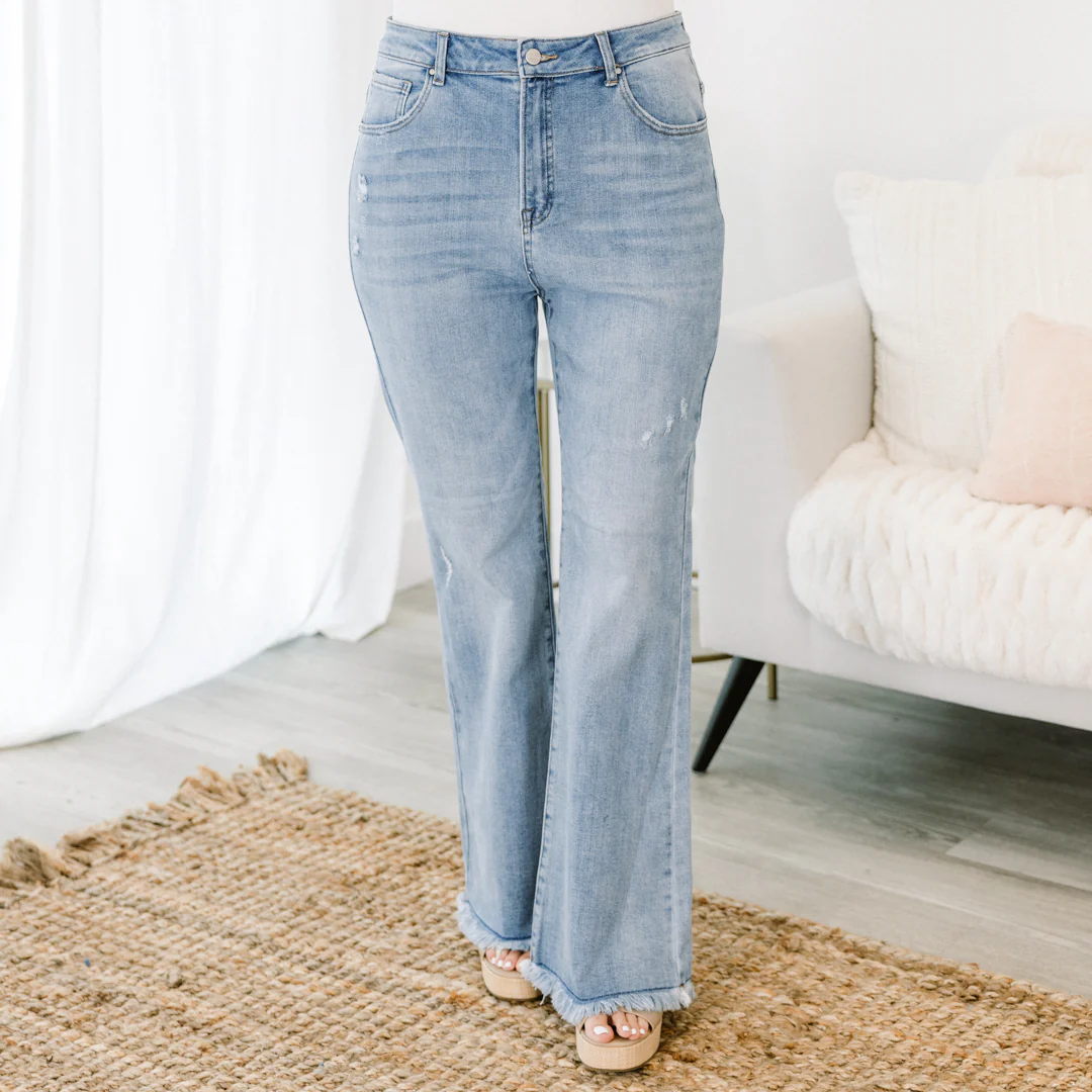Beyond Compare Jeans, Light Wash - Giverhouse