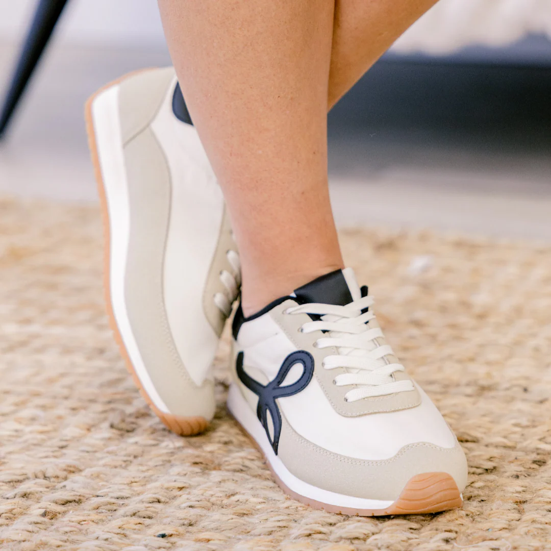 Better Than That Sneakers, Black - Giverhouse