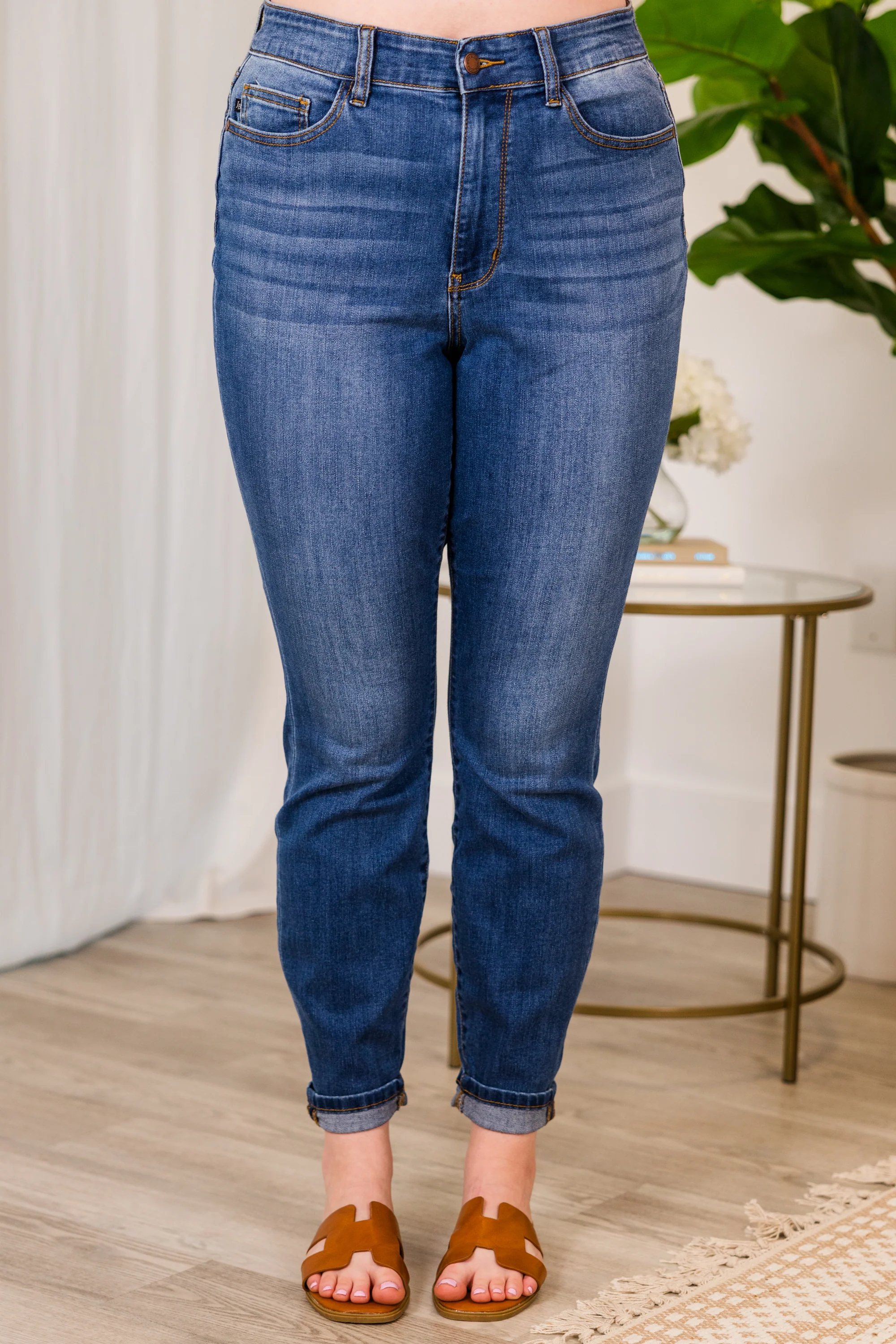 Judy Blue: Off We Go Jeans, Medium Wash - Giverhouse