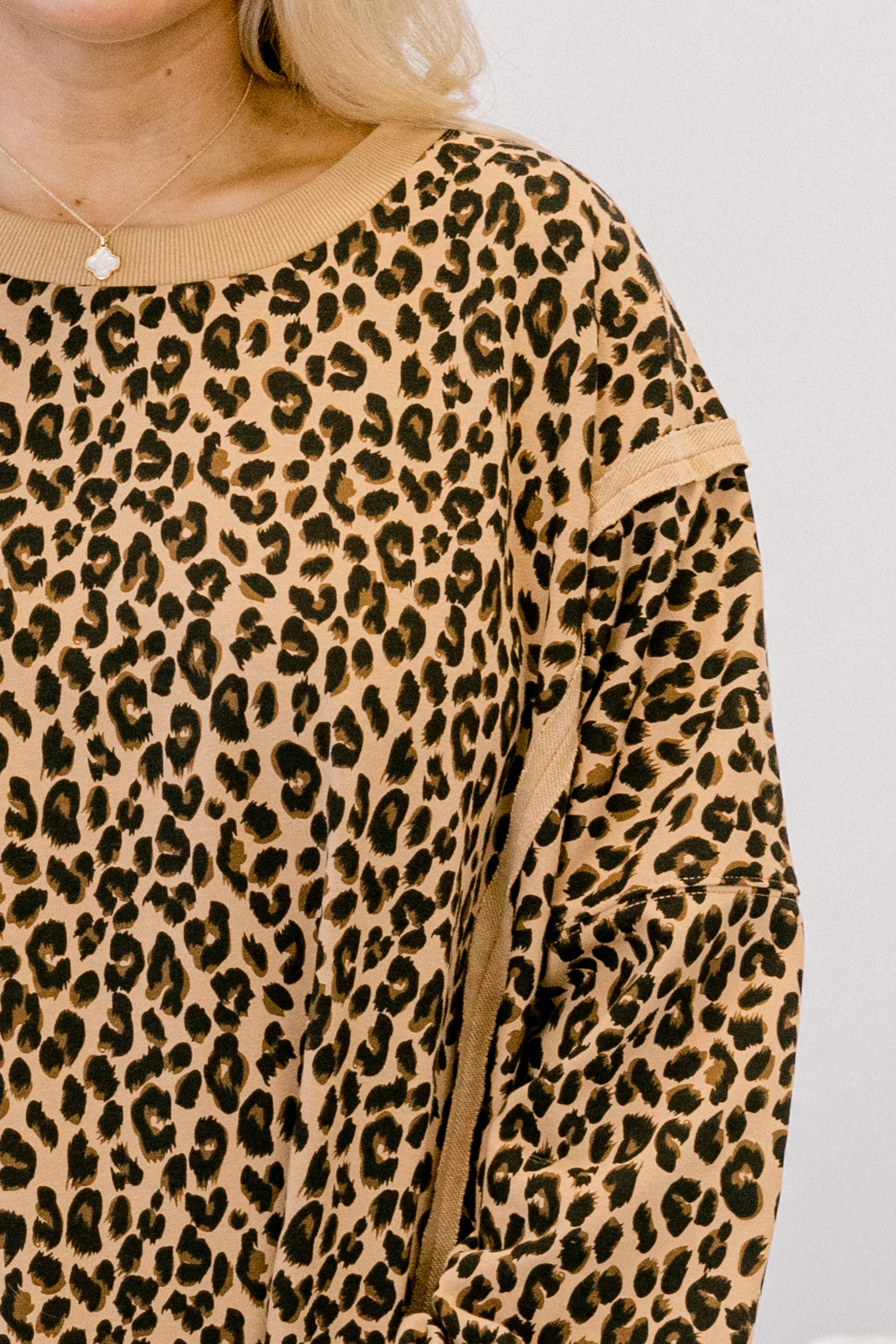 Sunset Glow Pullover, Leopard - Giverhouse