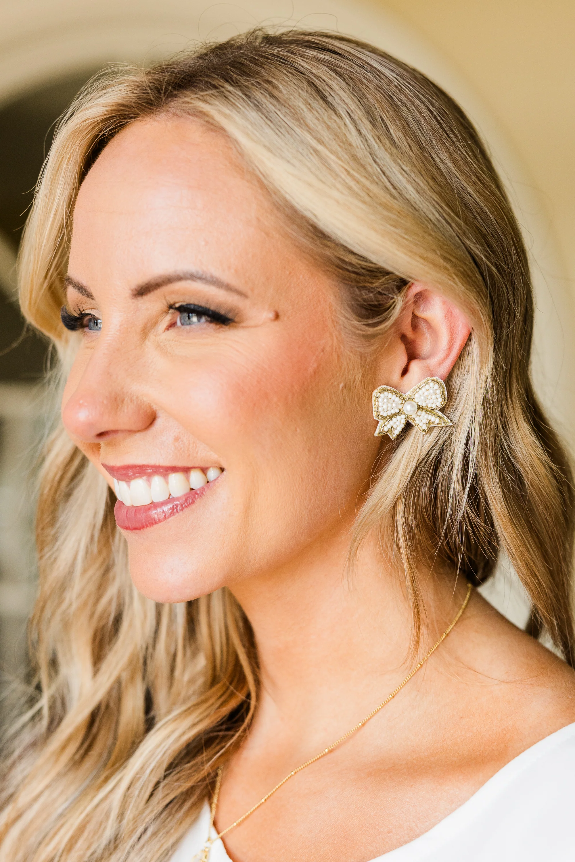 Bowdacious Pearl Earrings, Ivory - Giverhouse