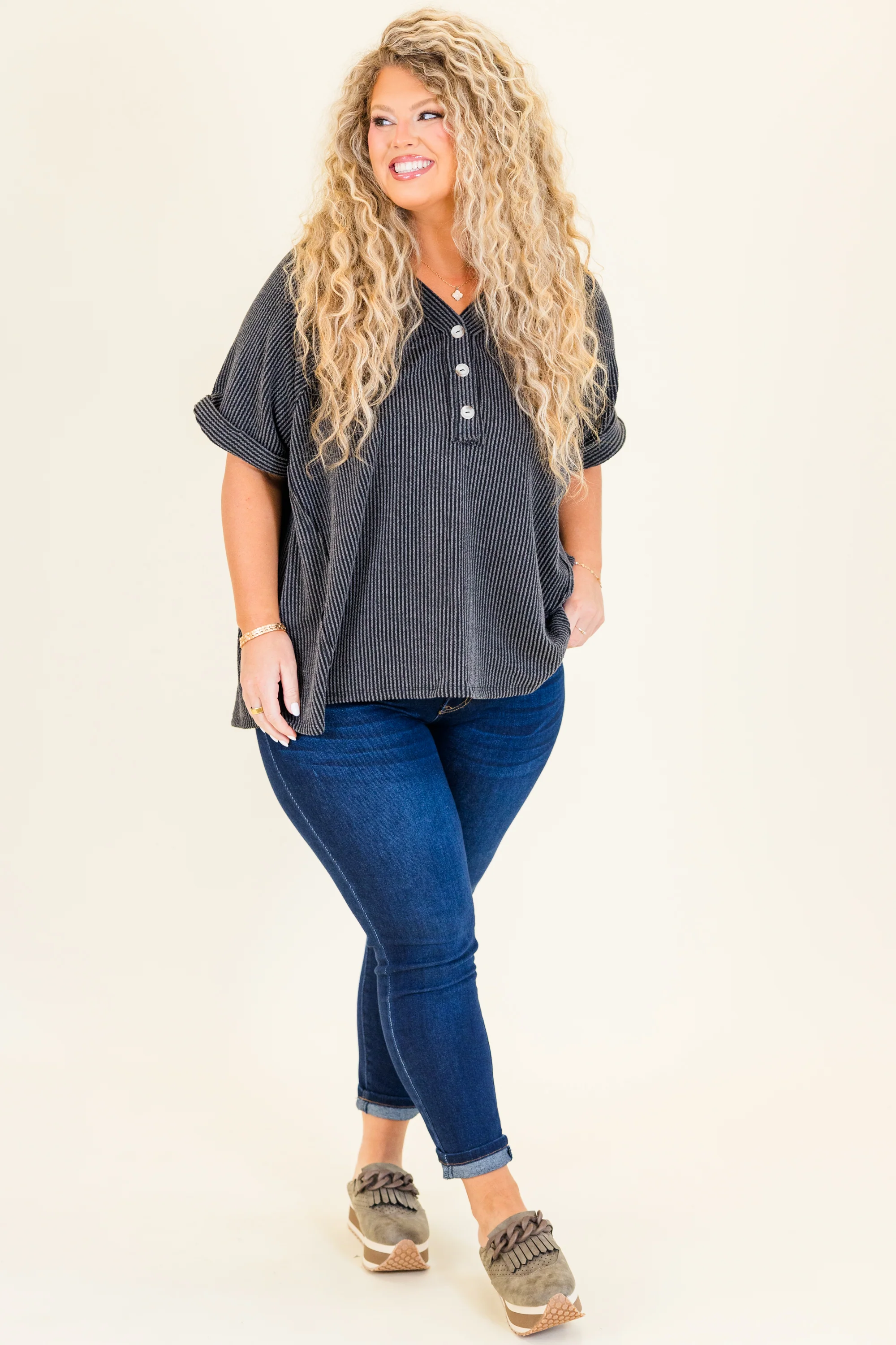 At The Helm Top, Charcoal - Giverhouse