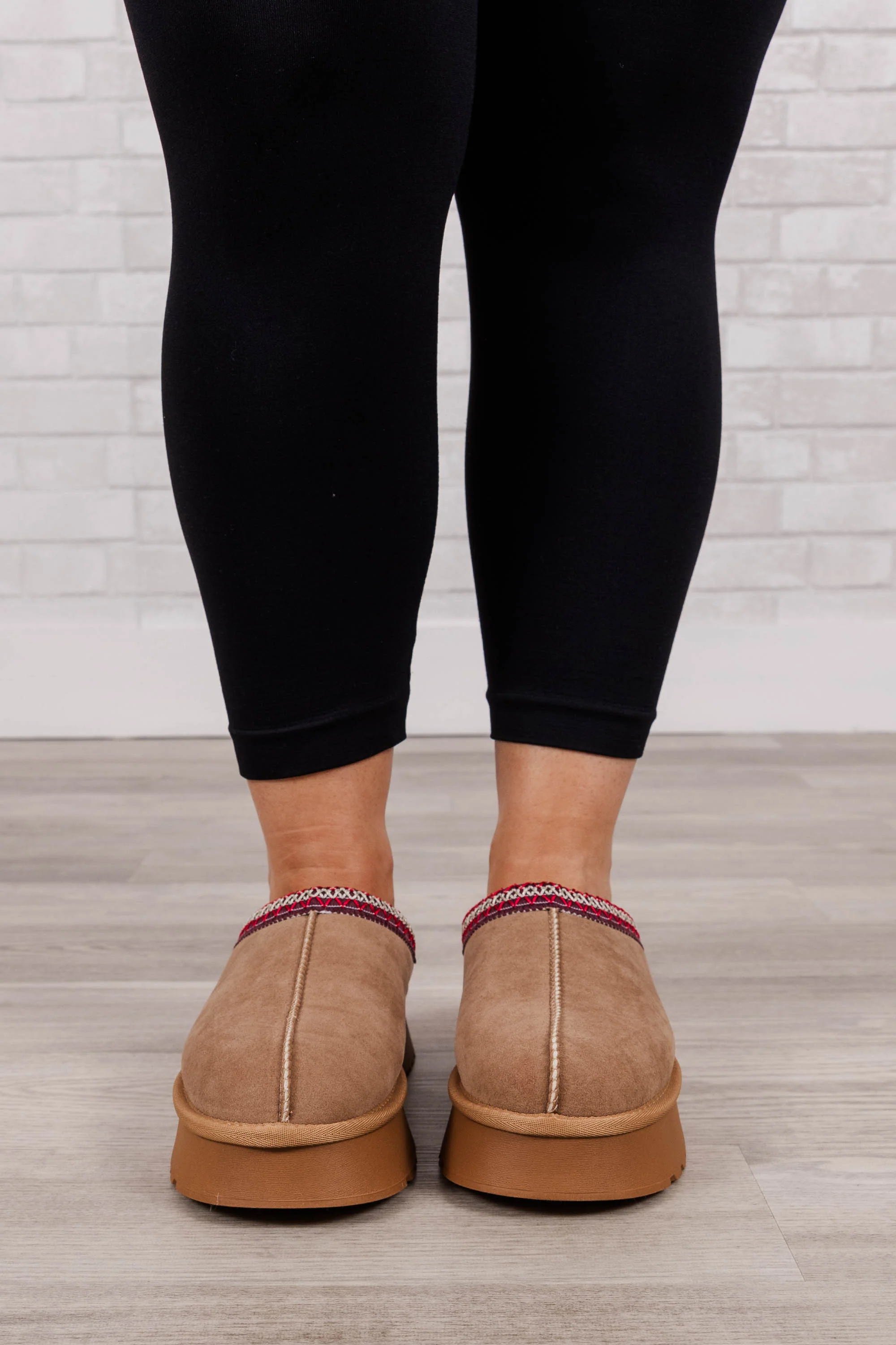 Can We Chill Slipper, Camel - Giverhouse