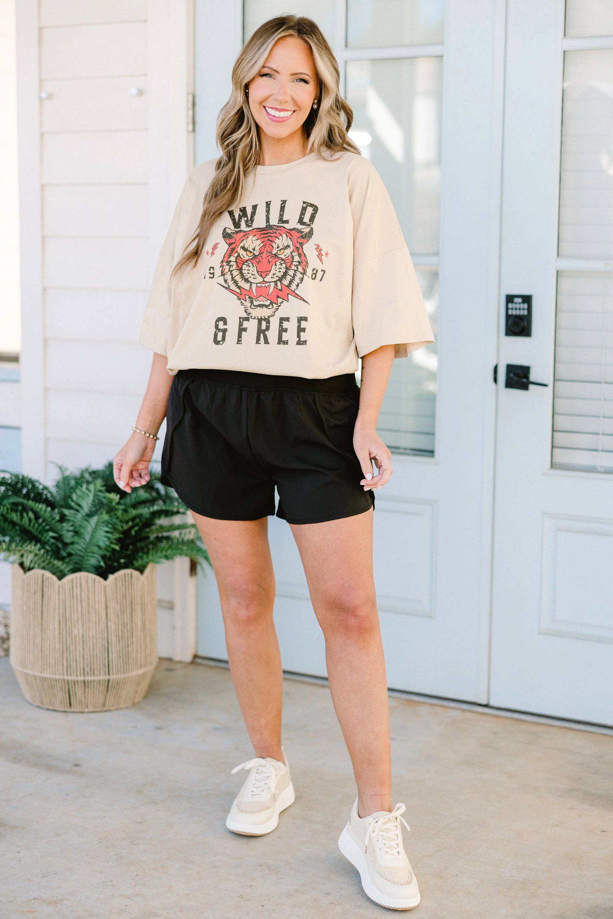 Sporty Chic Shorts, Black - Giverhouse