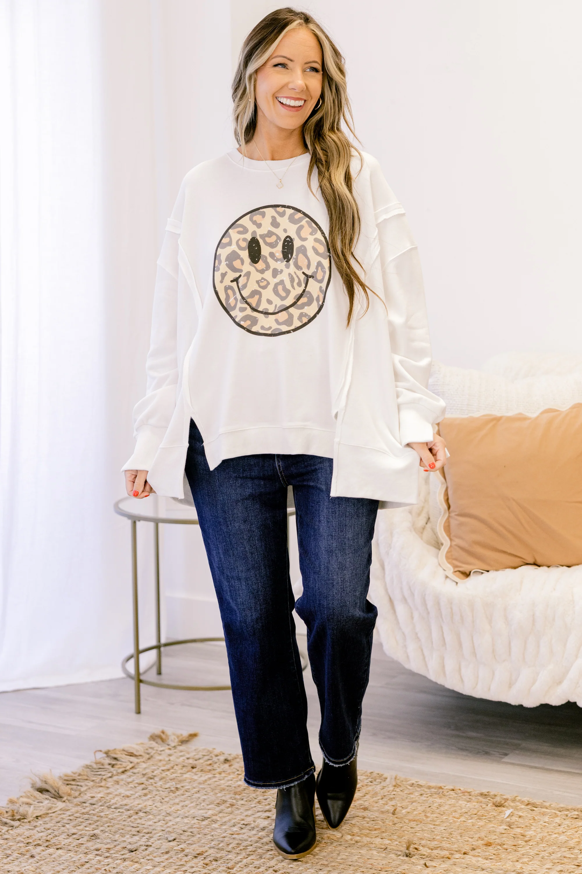 Fierce Smile Comfy Crew, Ivory - Giverhouse