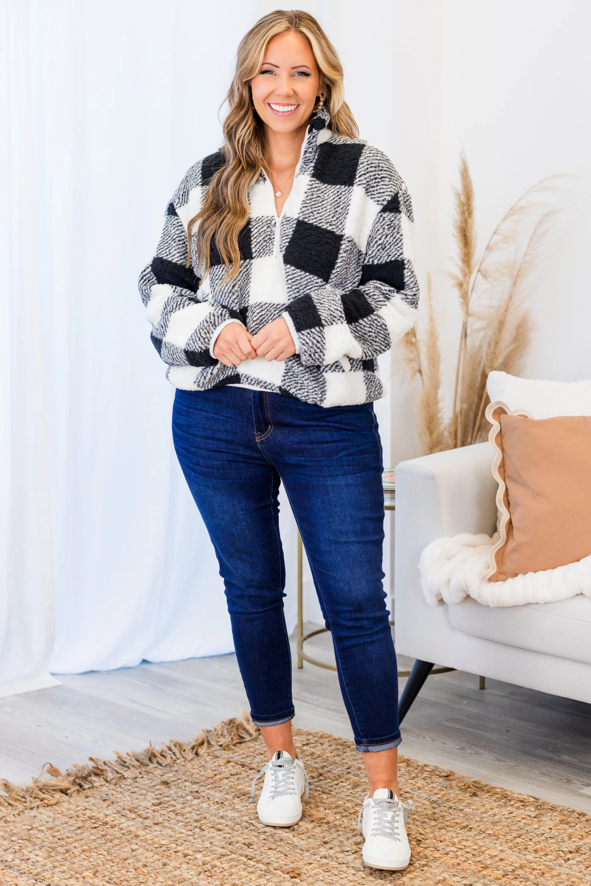 Infinite Memories Top, White Black - Giverhouse