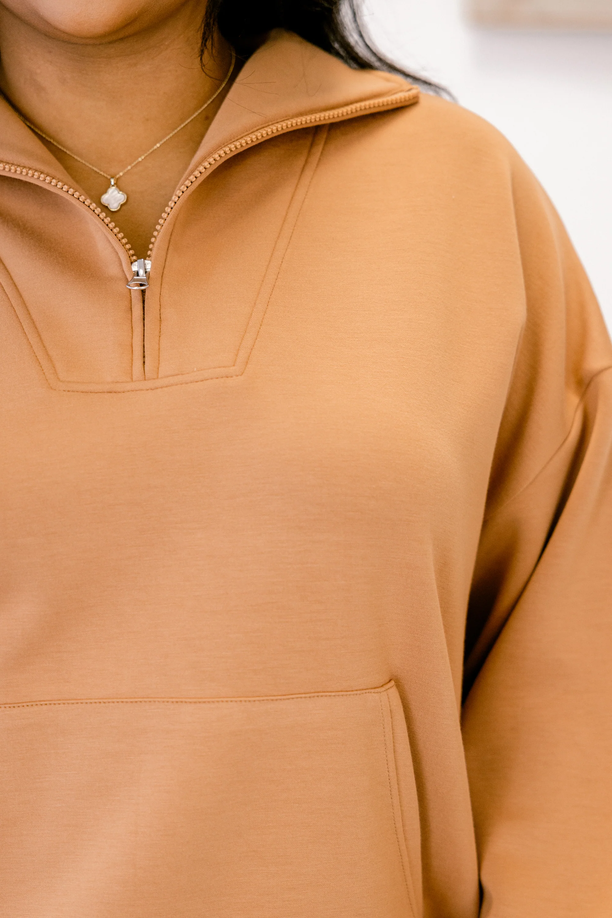 Sporty Chic Pullover, Khaki - Giverhouse